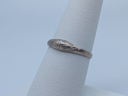 Sterling Silver Etched Design Ring. Vintage Sterling Silver Ring. Sterling Silver Minimalist Ring.