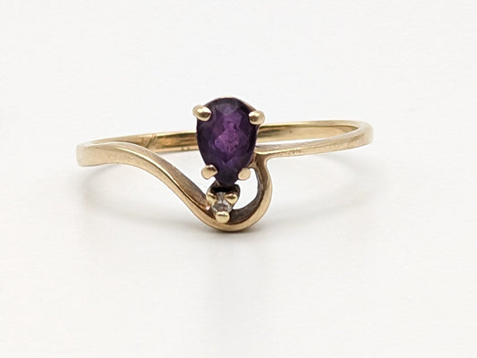 10k Yellow Gold Amethyst Diamond Ring. 10k Vintage Amethyst Promise Ring. Women's Yellow Gold Amethyst Diamond Ring