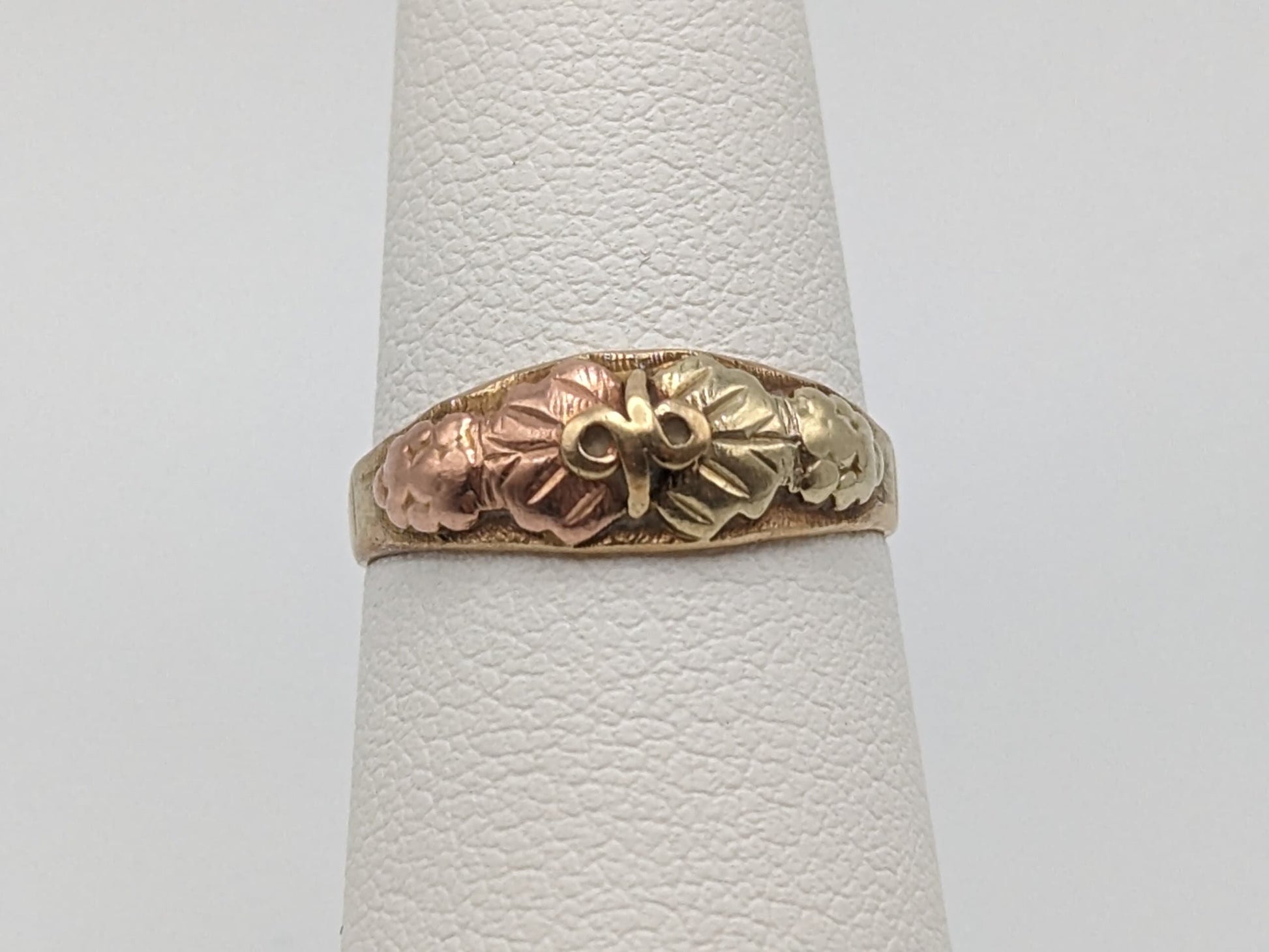 Black Hills Gold Ring 10k Multi-tone Gold Black Hills Signet Ring. 10k/12k Black Hill Band. Rose Gold Flower Vine Ring.