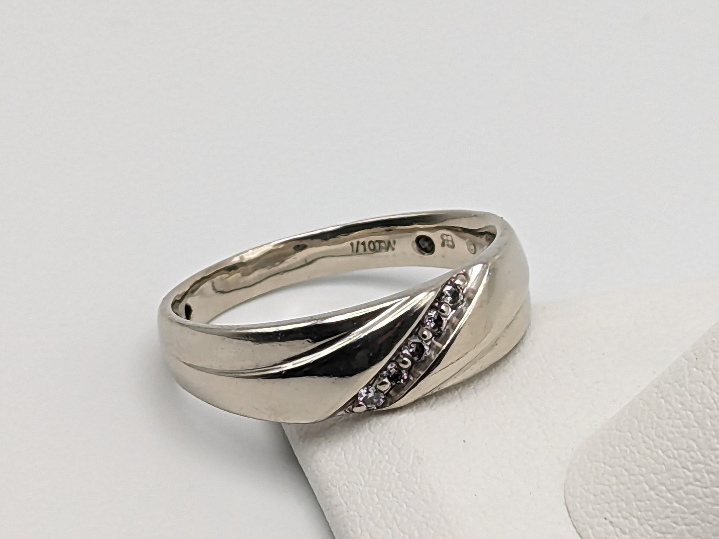 10k Heavy 5.2 gr White Gold 1/10ct Diamond Wedding Band White Gold Anniversary Ring 10k White Gold Mens Ring