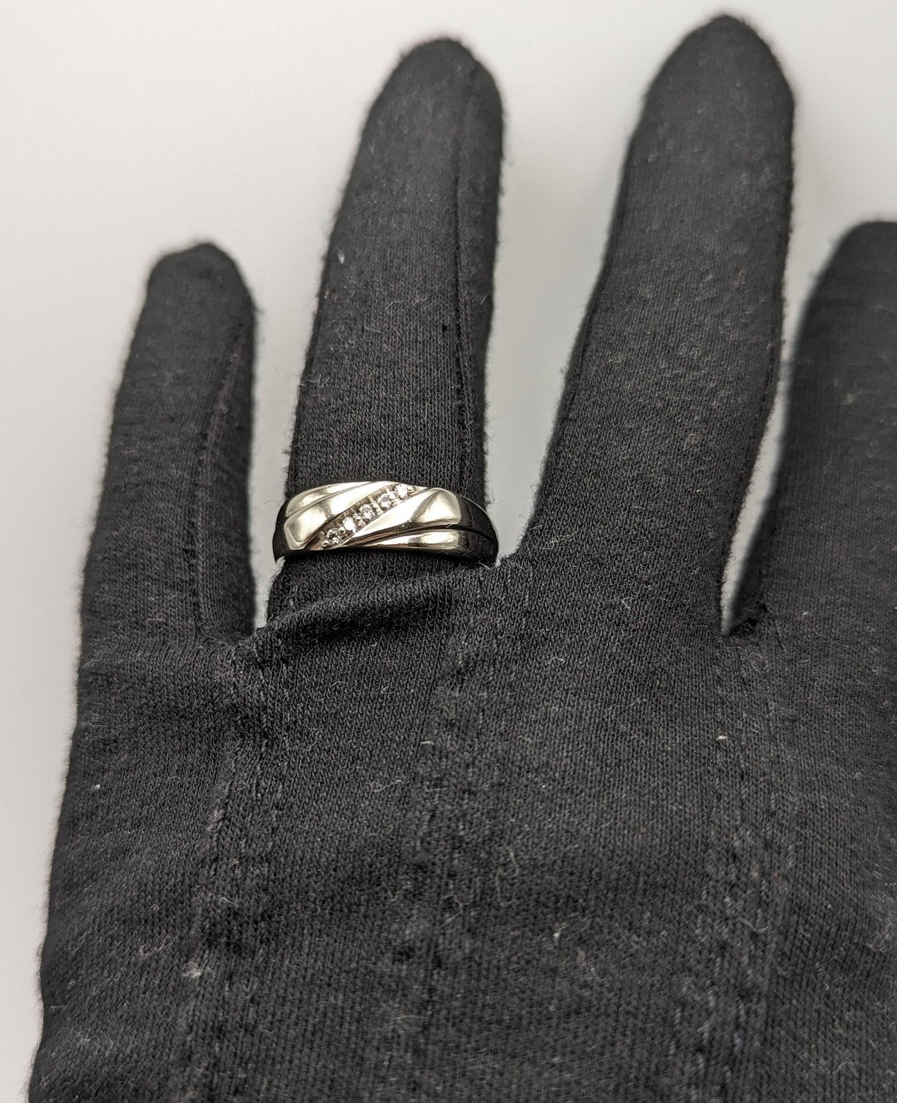 10k Heavy 5.2 gr White Gold 1/10ct Diamond Wedding Band White Gold Anniversary Ring 10k White Gold Mens Ring