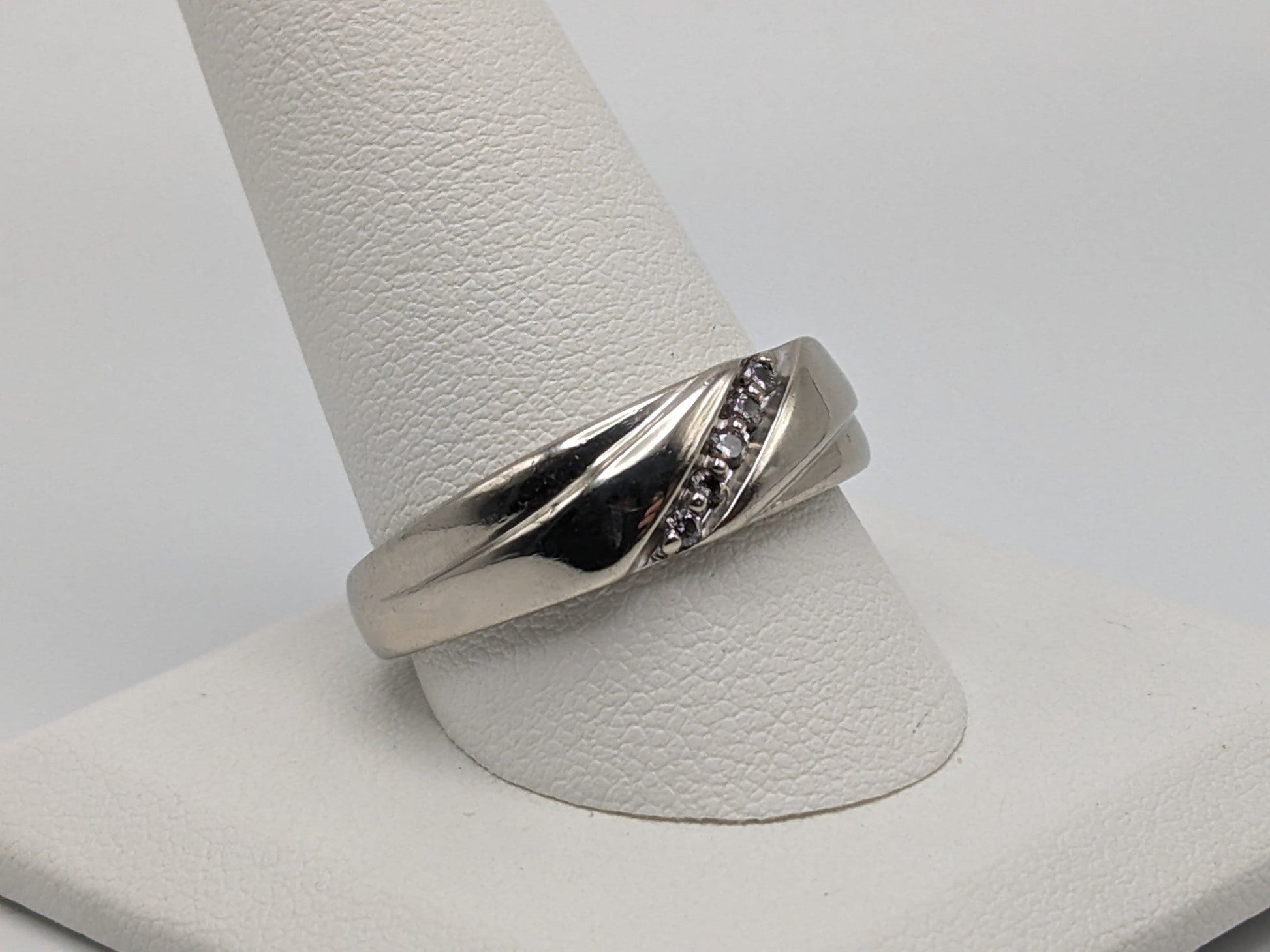 10k Heavy 5.2 gr White Gold 1/10ct Diamond Wedding Band White Gold Anniversary Ring 10k White Gold Mens Ring
