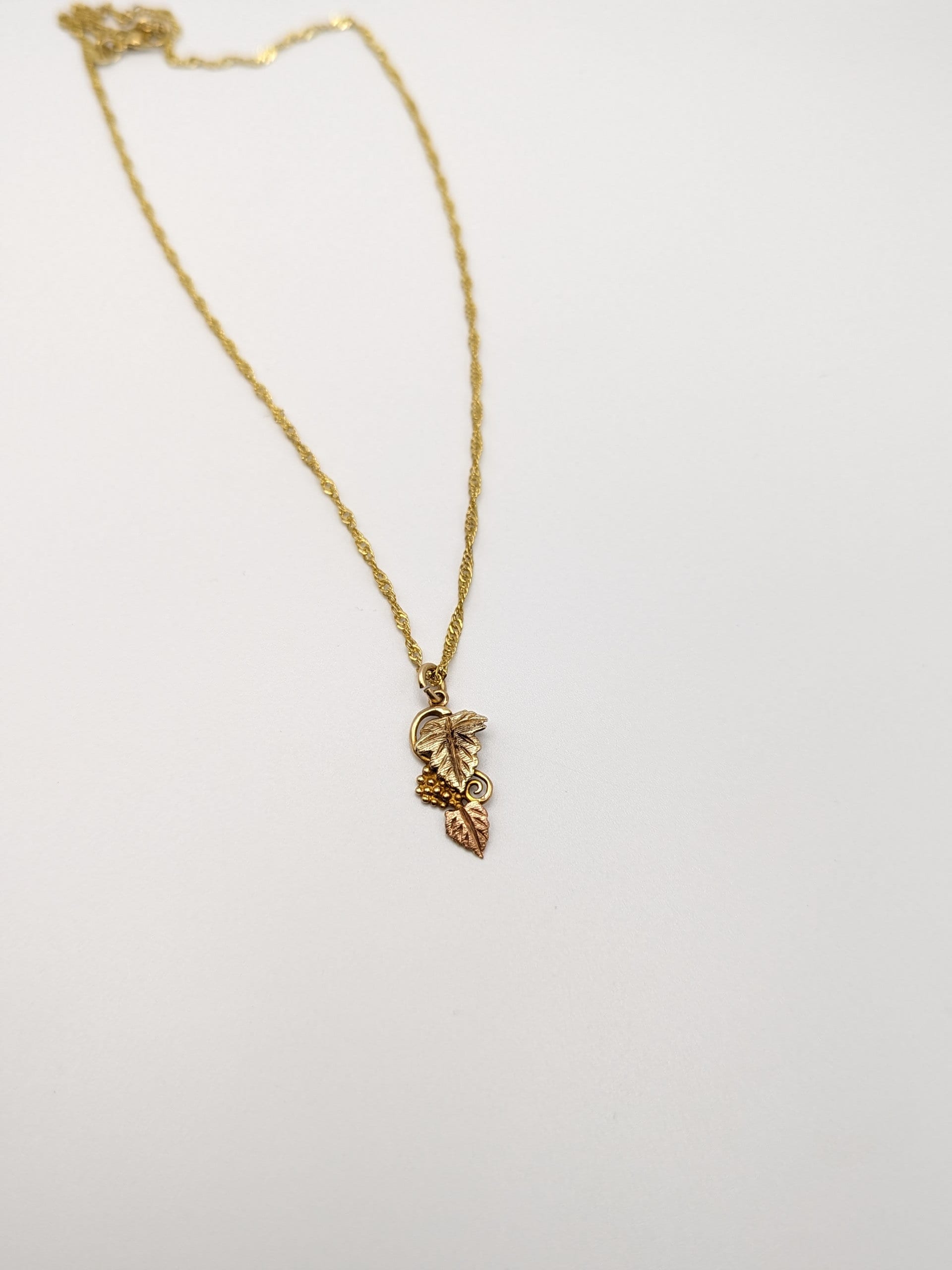 10k 12k Black Hills Rose Gold Leaf & Vine Pendant. 10k Black Hills Gold Rose Vine Pendant