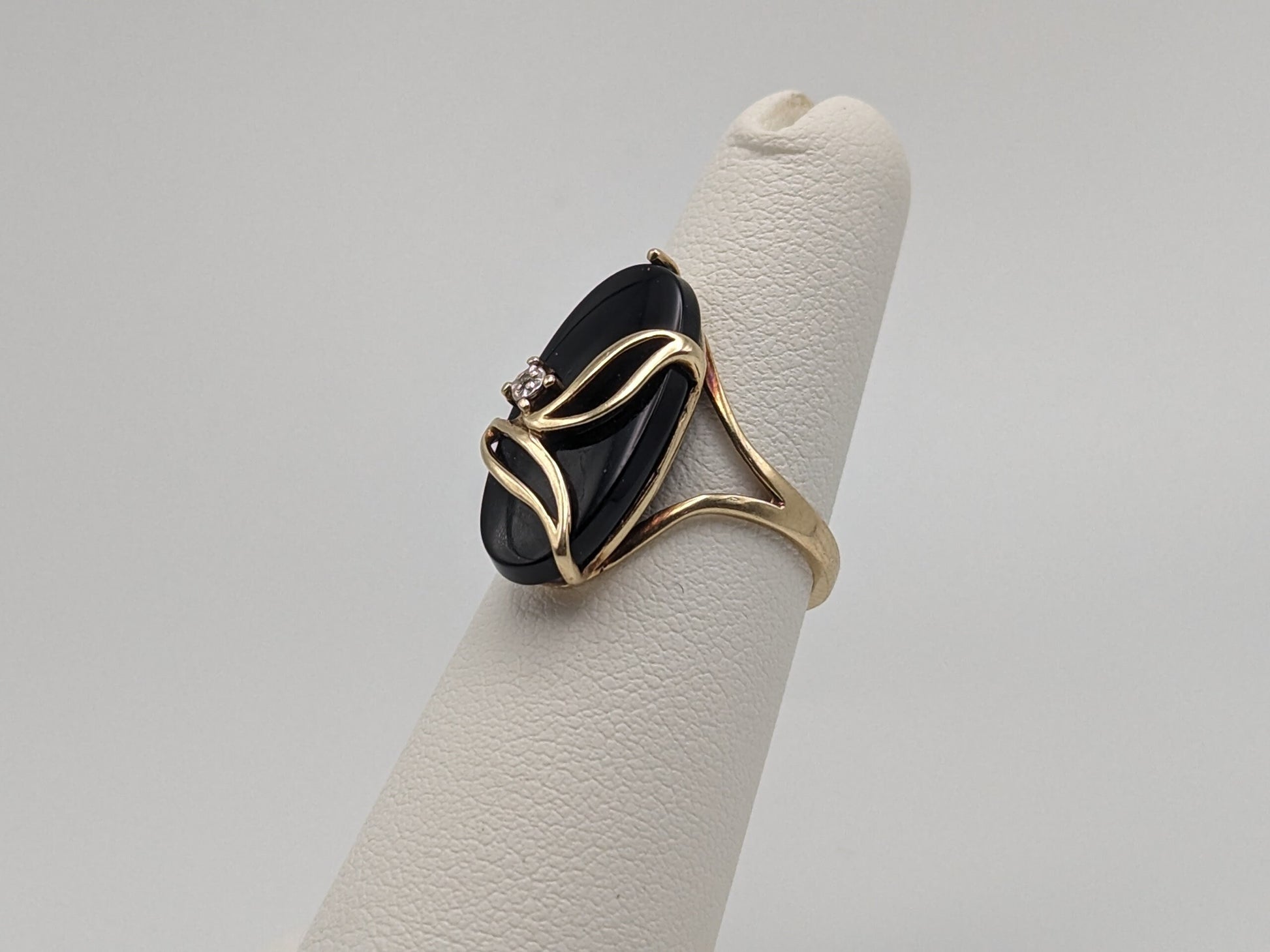 Vintage 5.6gr Gold 14k Rectangle Black Onyx Diamond Ring Midnight Black. 14k Vintage Diamond Onyx Art Deco Ring Pinky Onyx Ring.