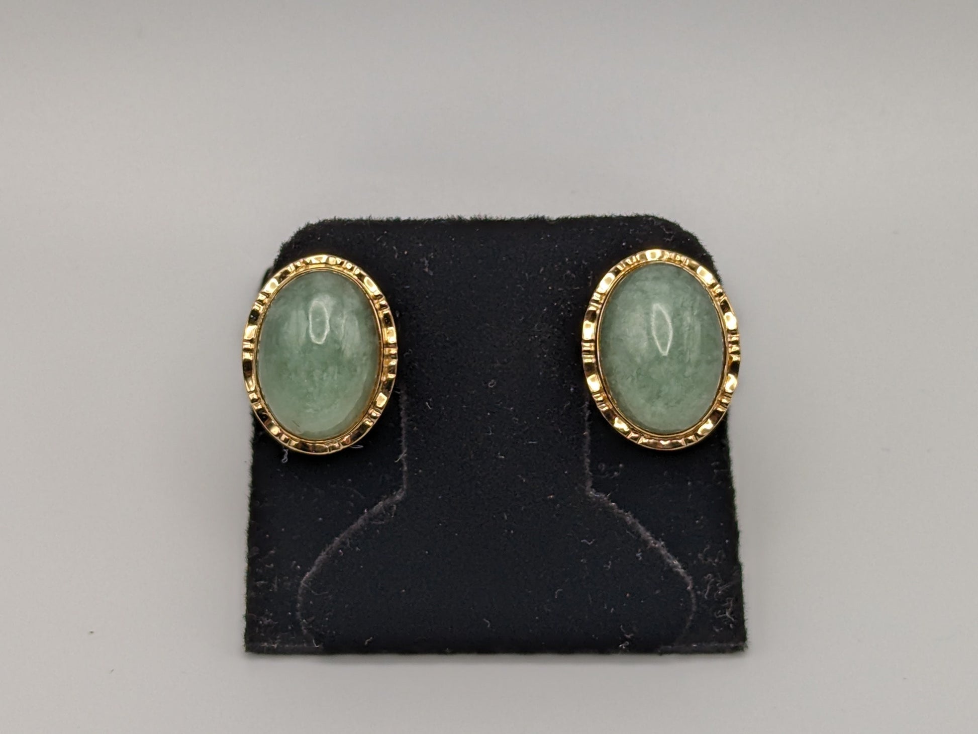 14K Gold Green Jade Button Stud Earrings Fancy Clips. 14k Green Button Earrings.