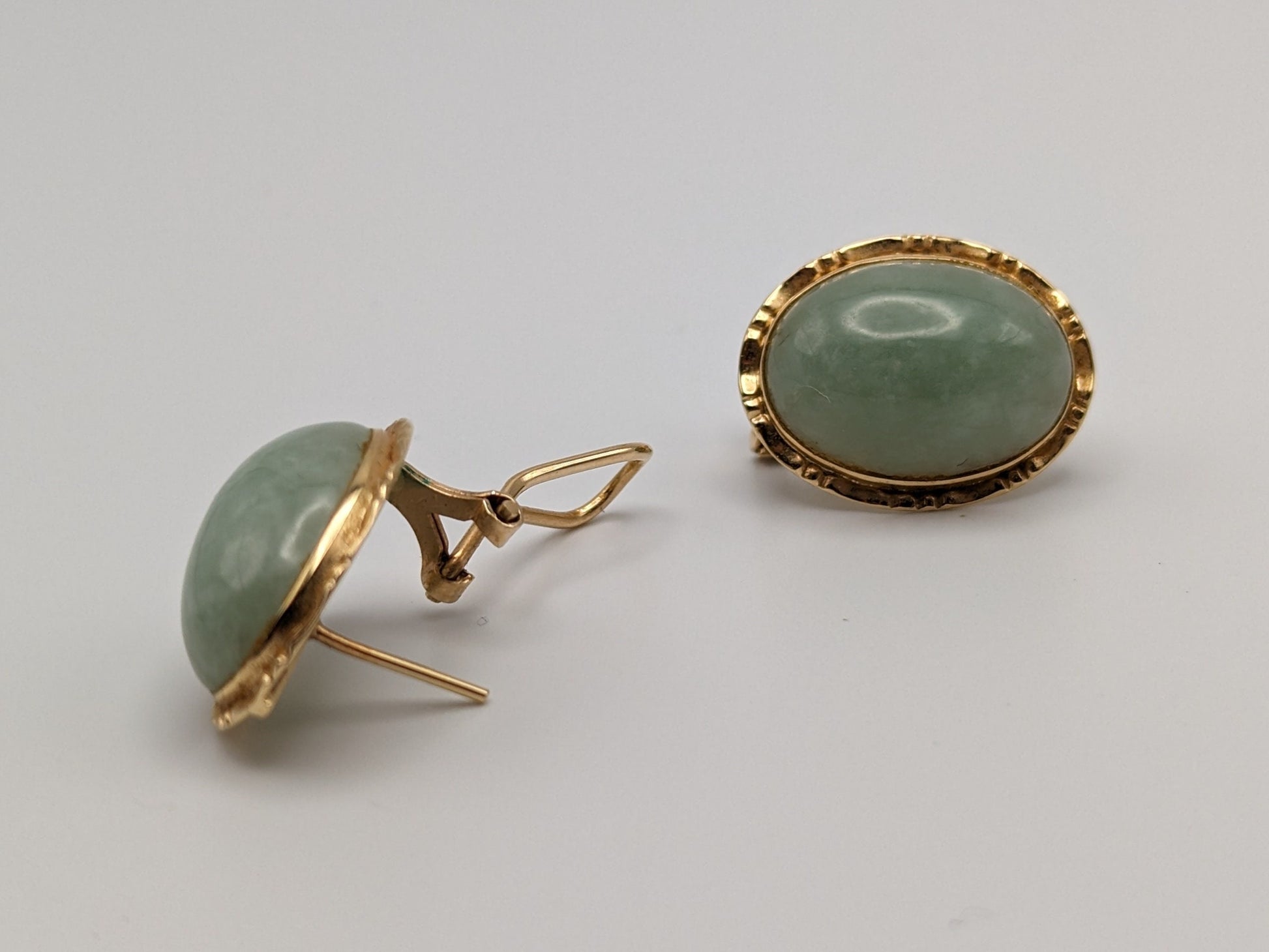 14K Gold Green Jade Button Stud Earrings Fancy Clips. 14k Green Button Earrings.