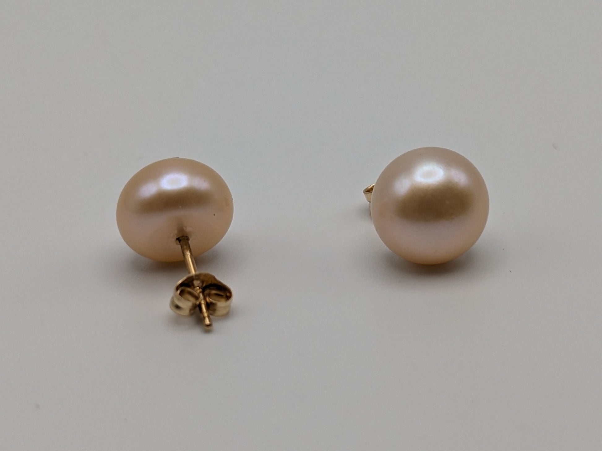 14k Yellow Gold Pearl Stud Earrings. Pink Pearl Studs 8.5 mm