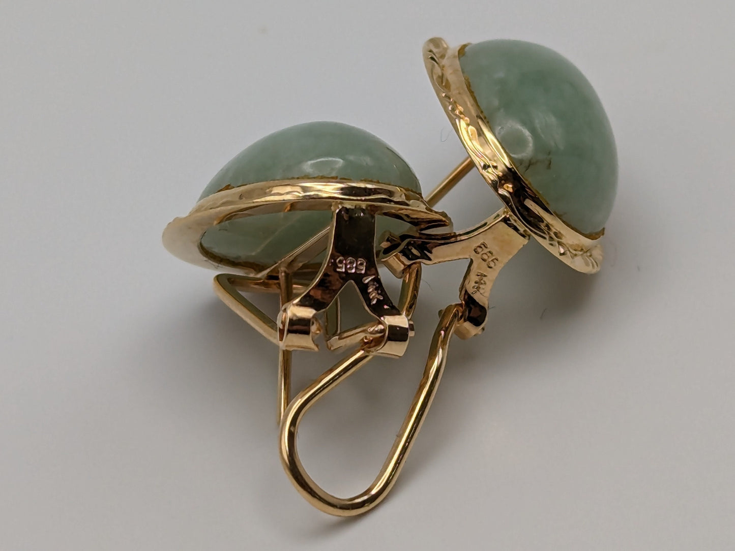 14K Gold Green Jade Button Stud Earrings Fancy Clips. 14k Green Button Earrings.