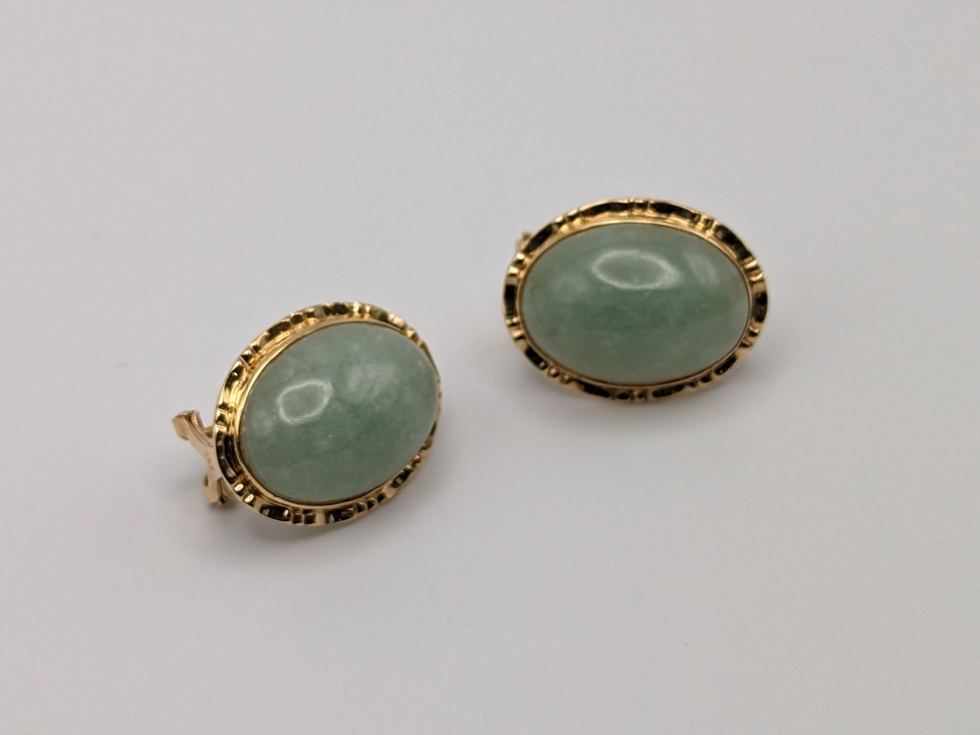 14K Gold Green Jade Button Stud Earrings Fancy Clips. 14k Green Button Earrings.