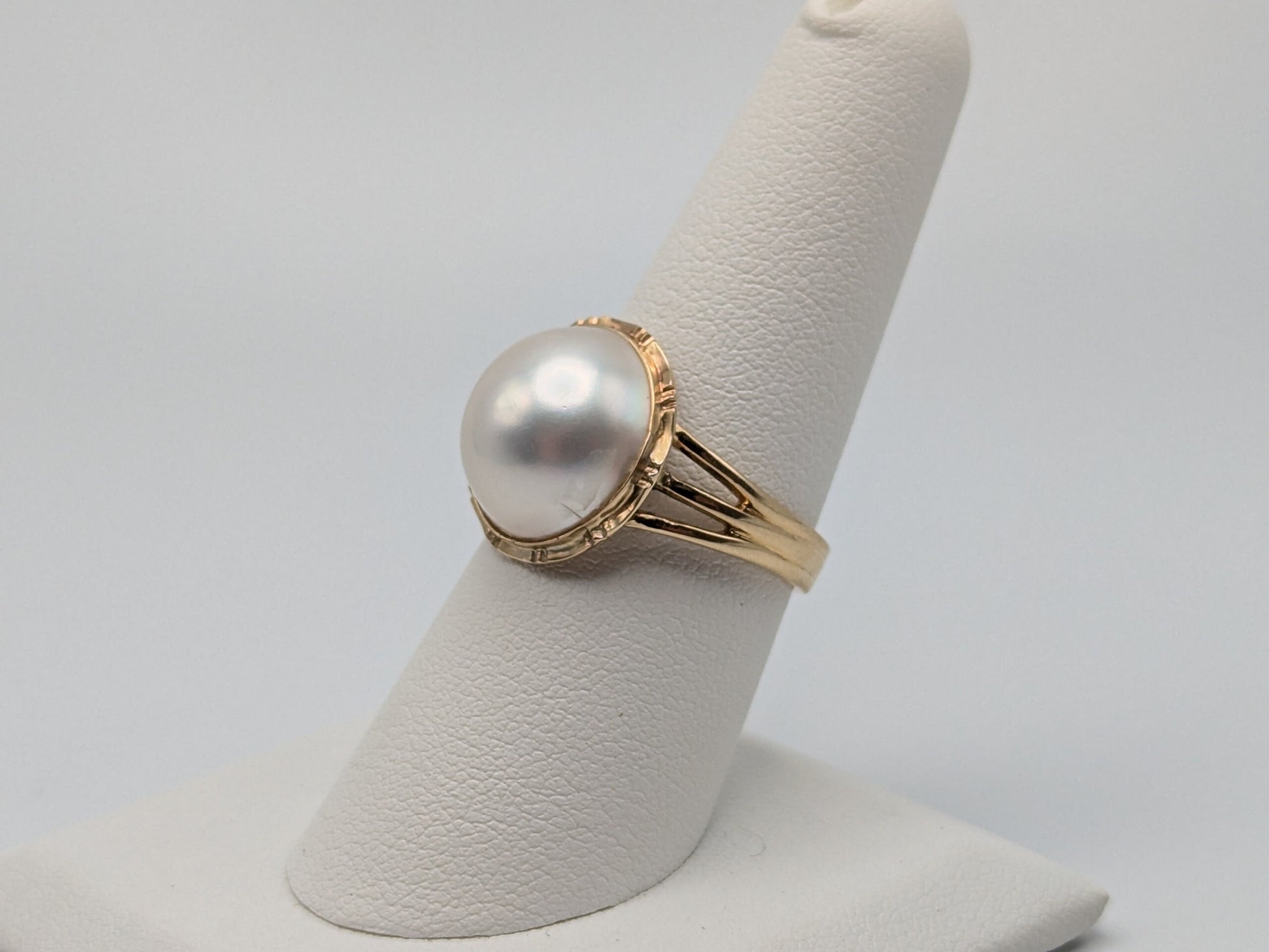 14k Mabe 14mm White Pearl Dome Ring. 14K Solitaire Pearl Triple Band. Cocktail Ring.