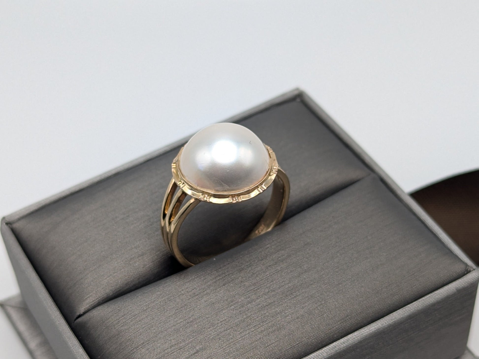 14k Mabe 14mm White Pearl Dome Ring. 14K Solitaire Pearl Triple Band. Cocktail Ring.