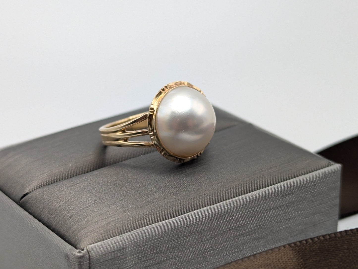 14k Mabe 14mm White Pearl Dome Ring. 14K Solitaire Pearl Triple Band. Cocktail Ring.