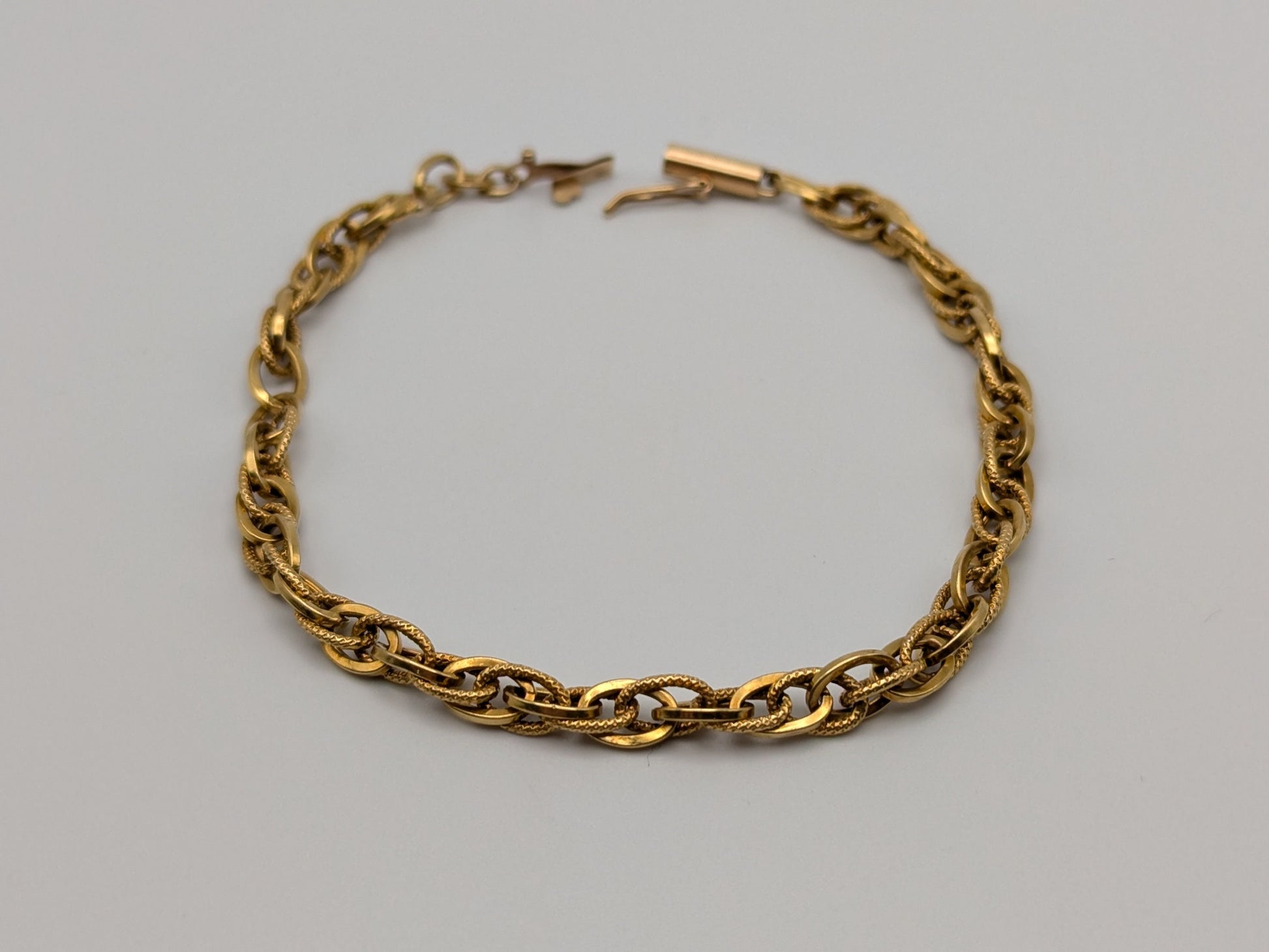 18k Hazel Twist Italy Specialty Gold Bracelet Chain Twice Braid Link Bracelet 7.5"