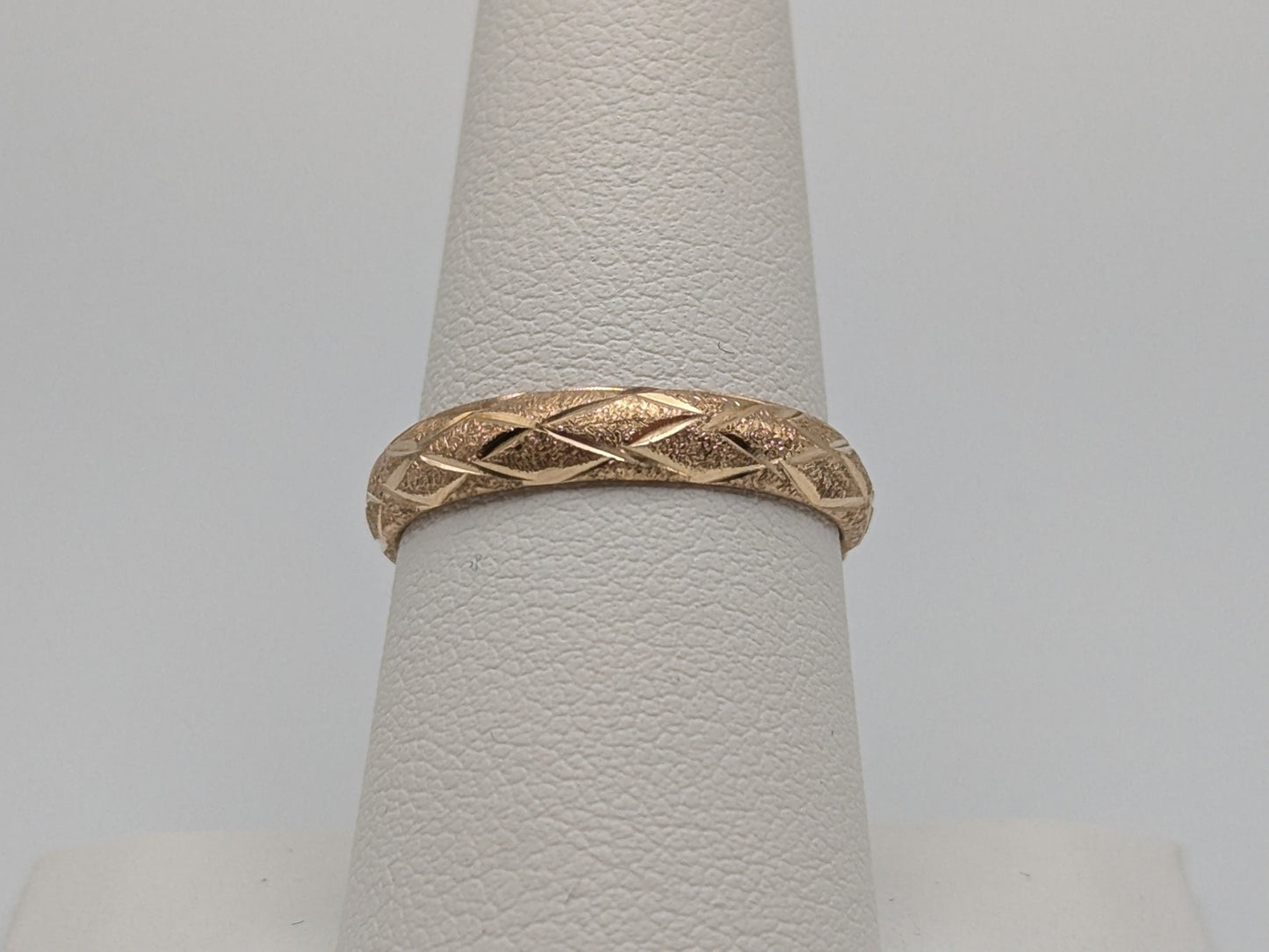 10k Yellow Gold 4mm Diamond Cut Quilted Pattern Ring Wedding Anniversary Wide Band.