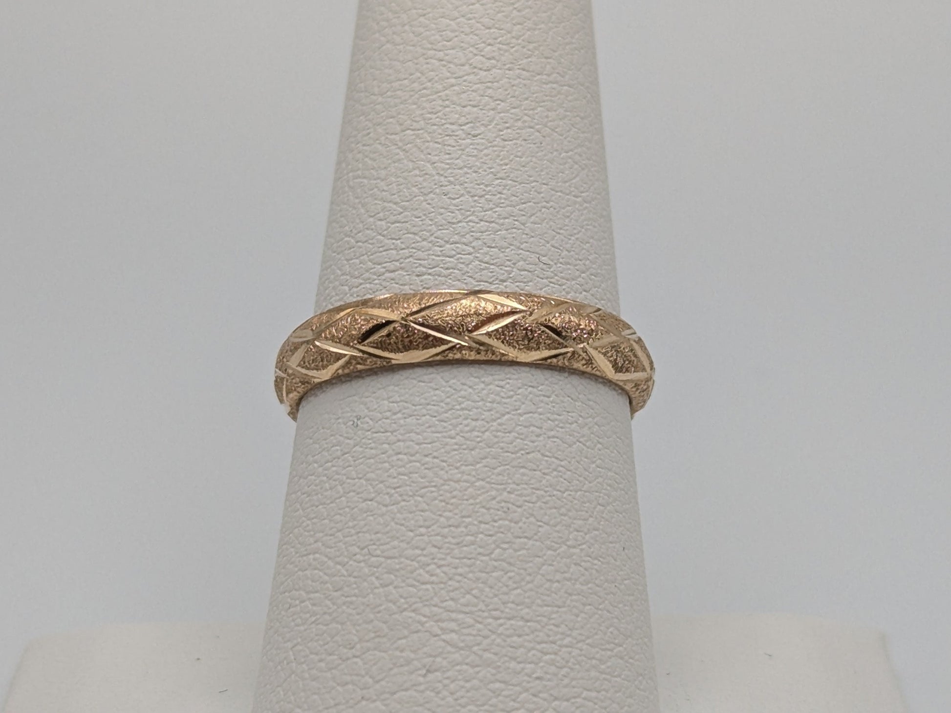 10k Yellow Gold 4mm Diamond Cut Quilted Pattern Ring Wedding Anniversary Wide Band.