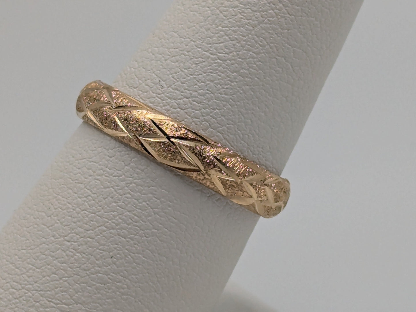 10k Yellow Gold 4mm Diamond Cut Quilted Pattern Ring Wedding Anniversary Wide Band.