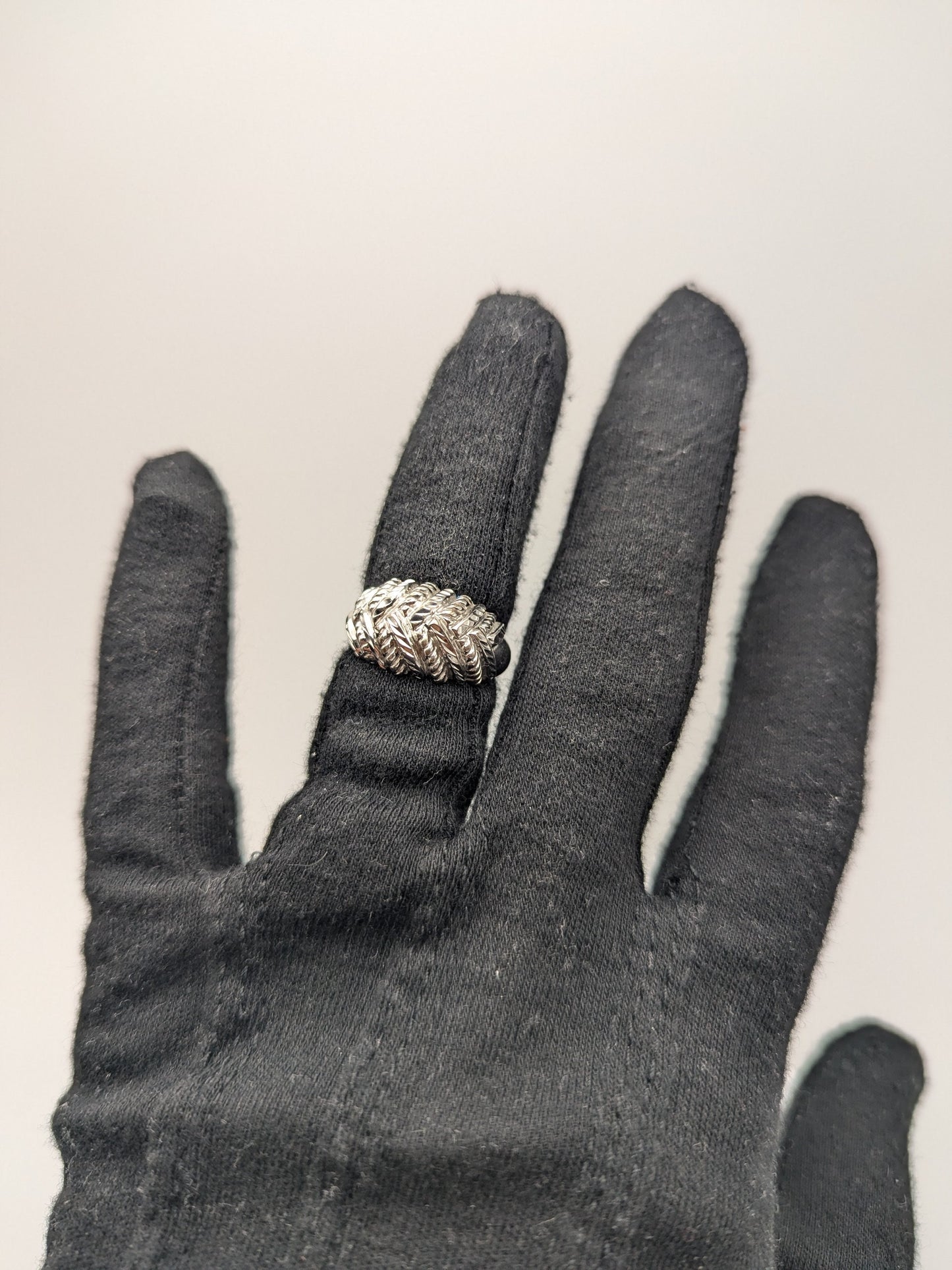 White Gold 10k Vintage Twisted Dome 12mm Design Wedding Ring Band.