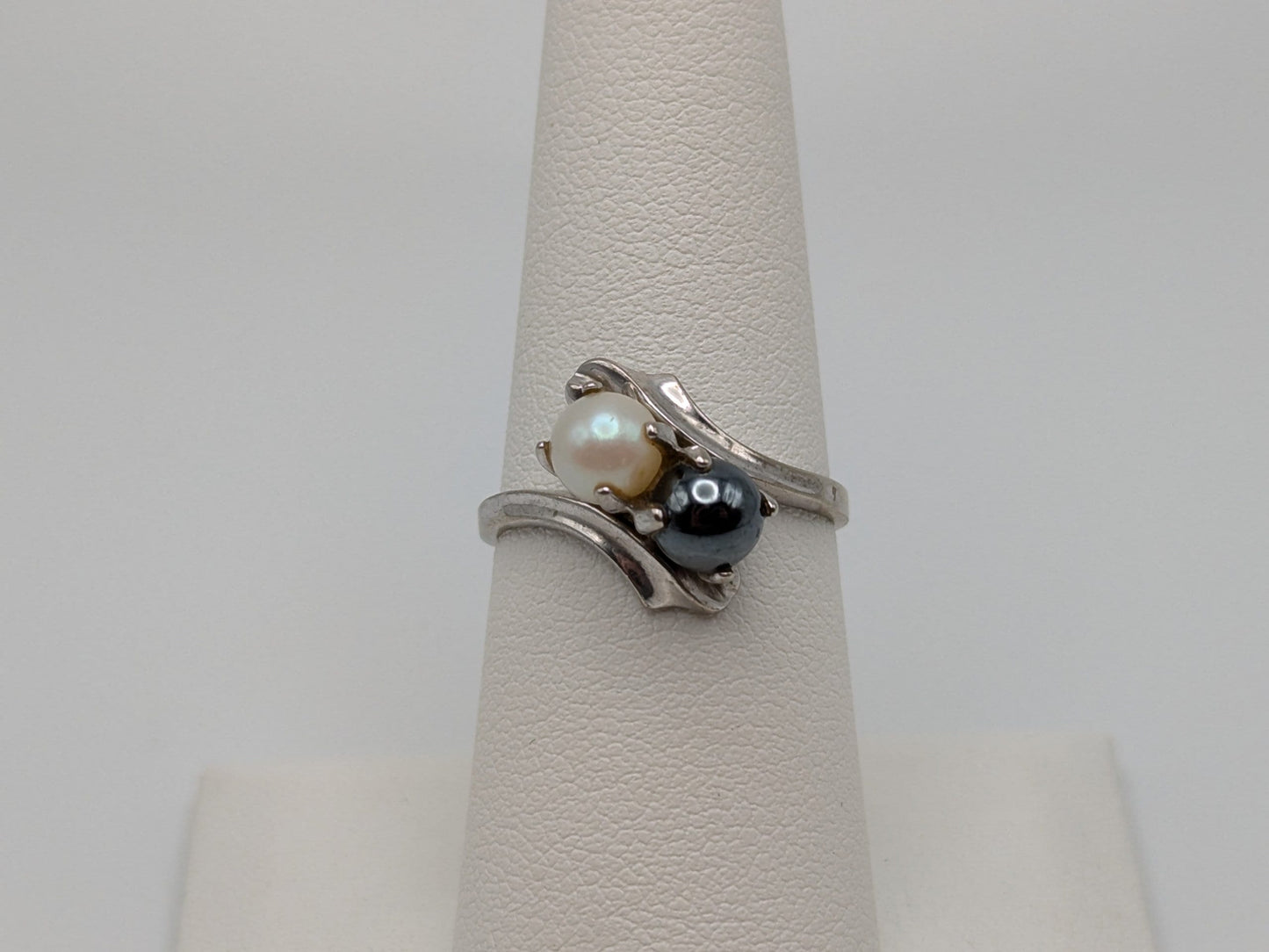 10k White Gold Antique Hematite Stone and Pearl Cluster Ring. Promise Ring.