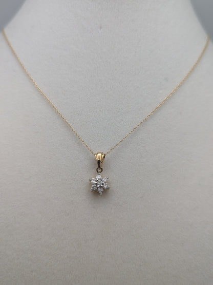 14k Flower .25ct Diamond Pendant Necklace Chain 18". 14k Yellow Gold Diamond Flower Chain.