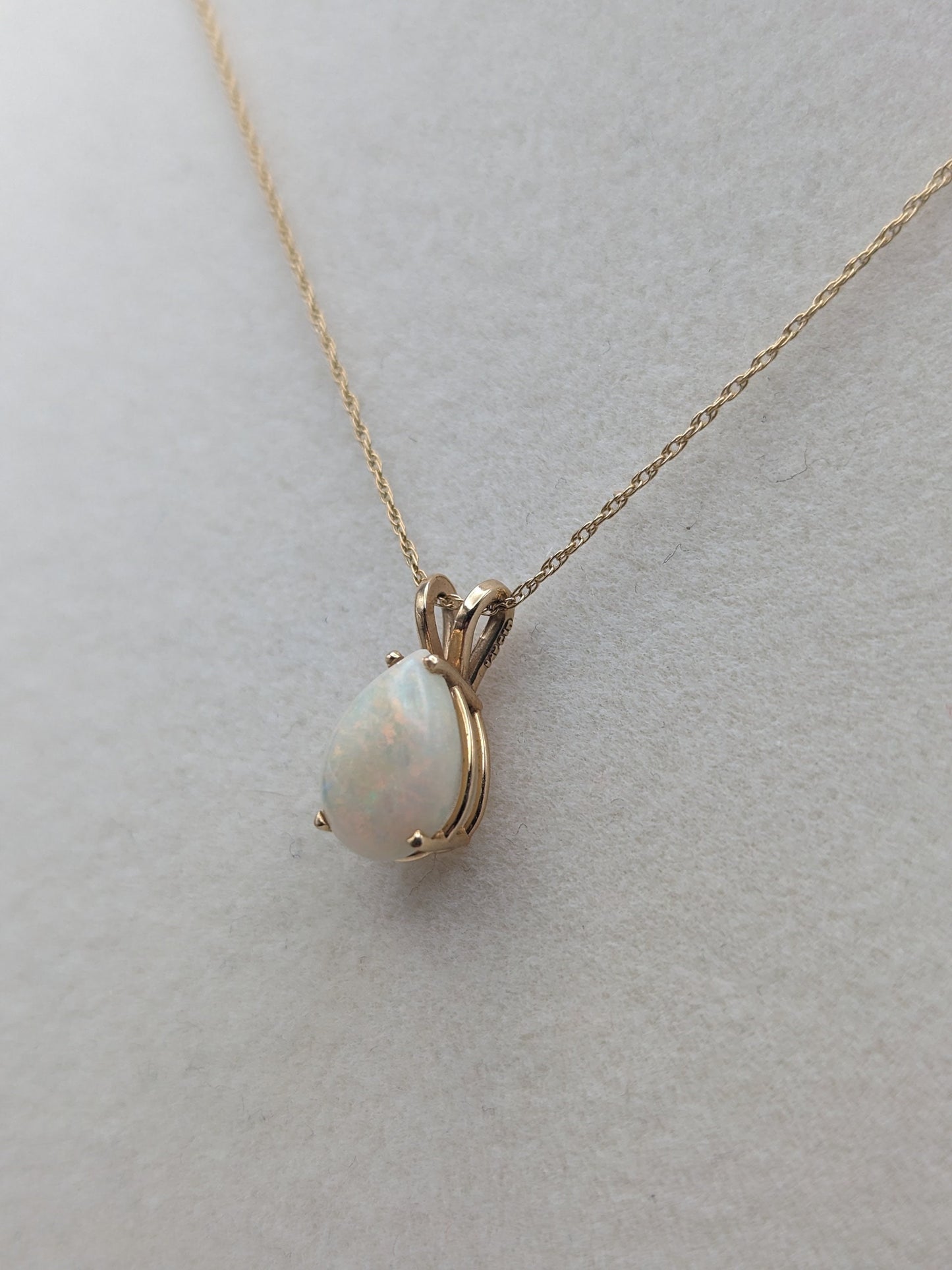 14k Yellow Gold Opal Necklace Pendant Clyde Duneier Necklace 18" Chain