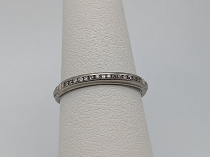 18k White Gold Diamond Ring Wedding Band Anniversary Promise Ring.