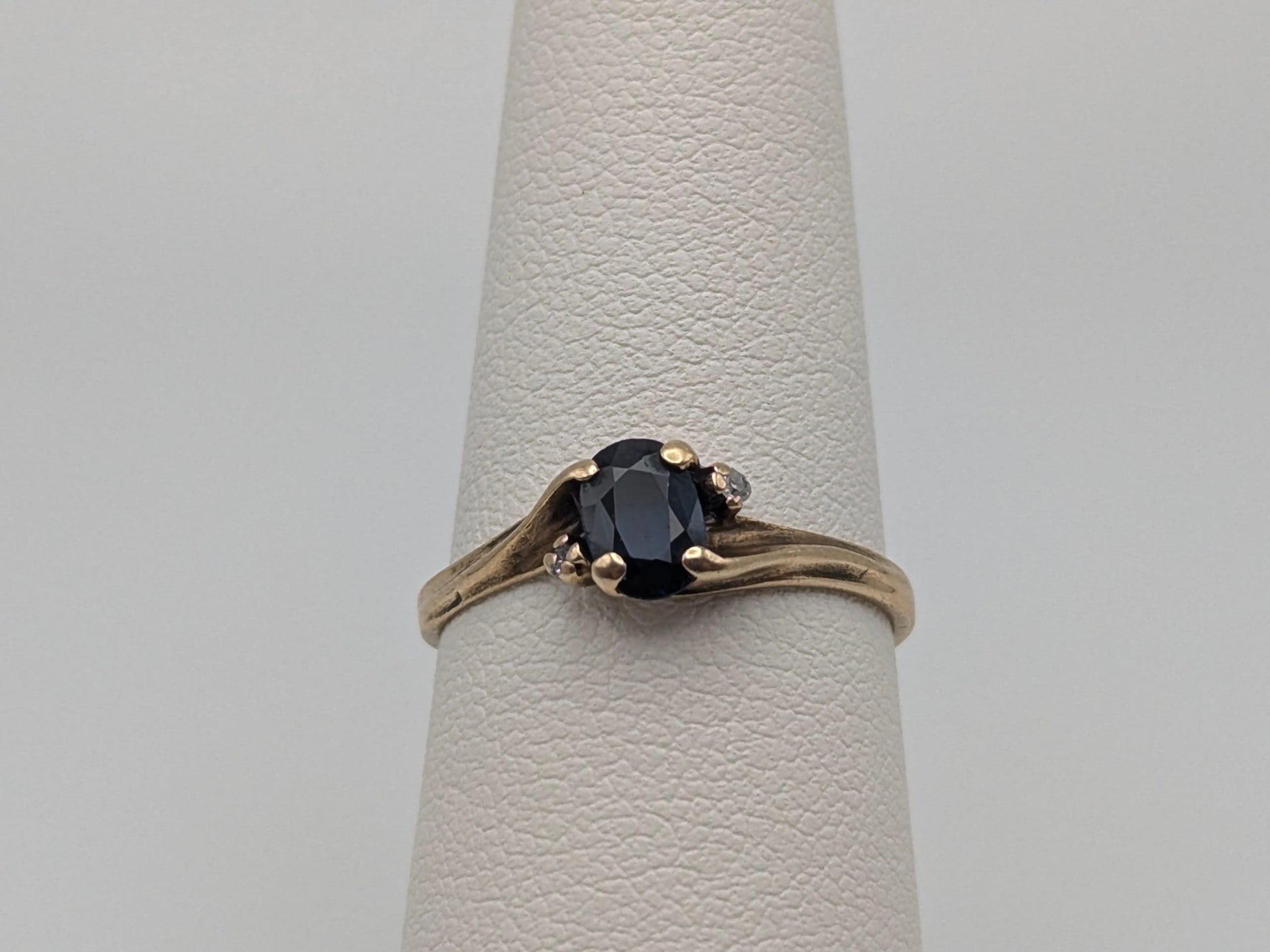 10k Yellow Gold Solitare Sapphire Diamond Band. 10k Sapphire Solitare Ring. Promise Ring.