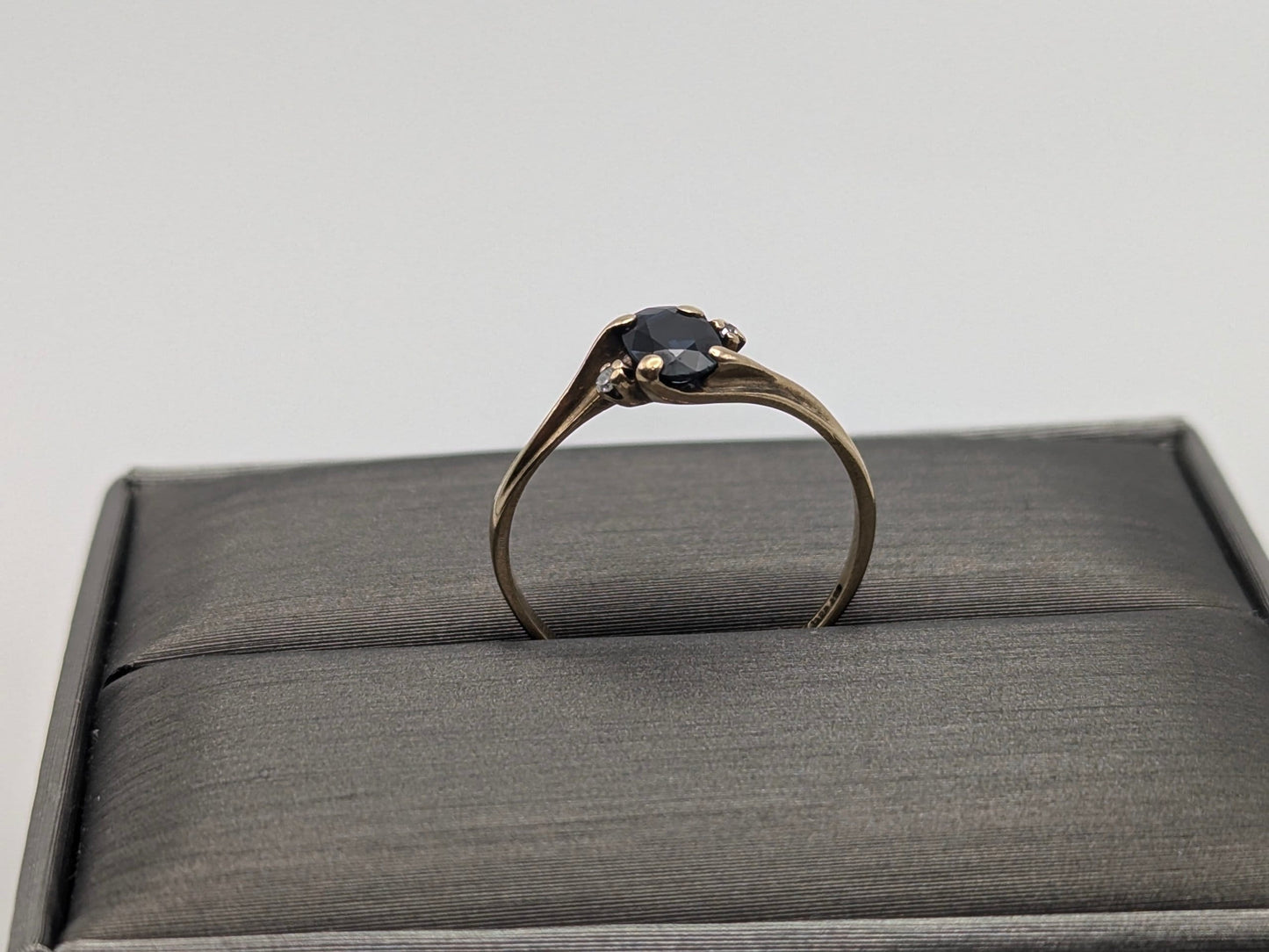 10k Yellow Gold Solitare Sapphire Diamond Band. 10k Sapphire Solitare Ring. Promise Ring.