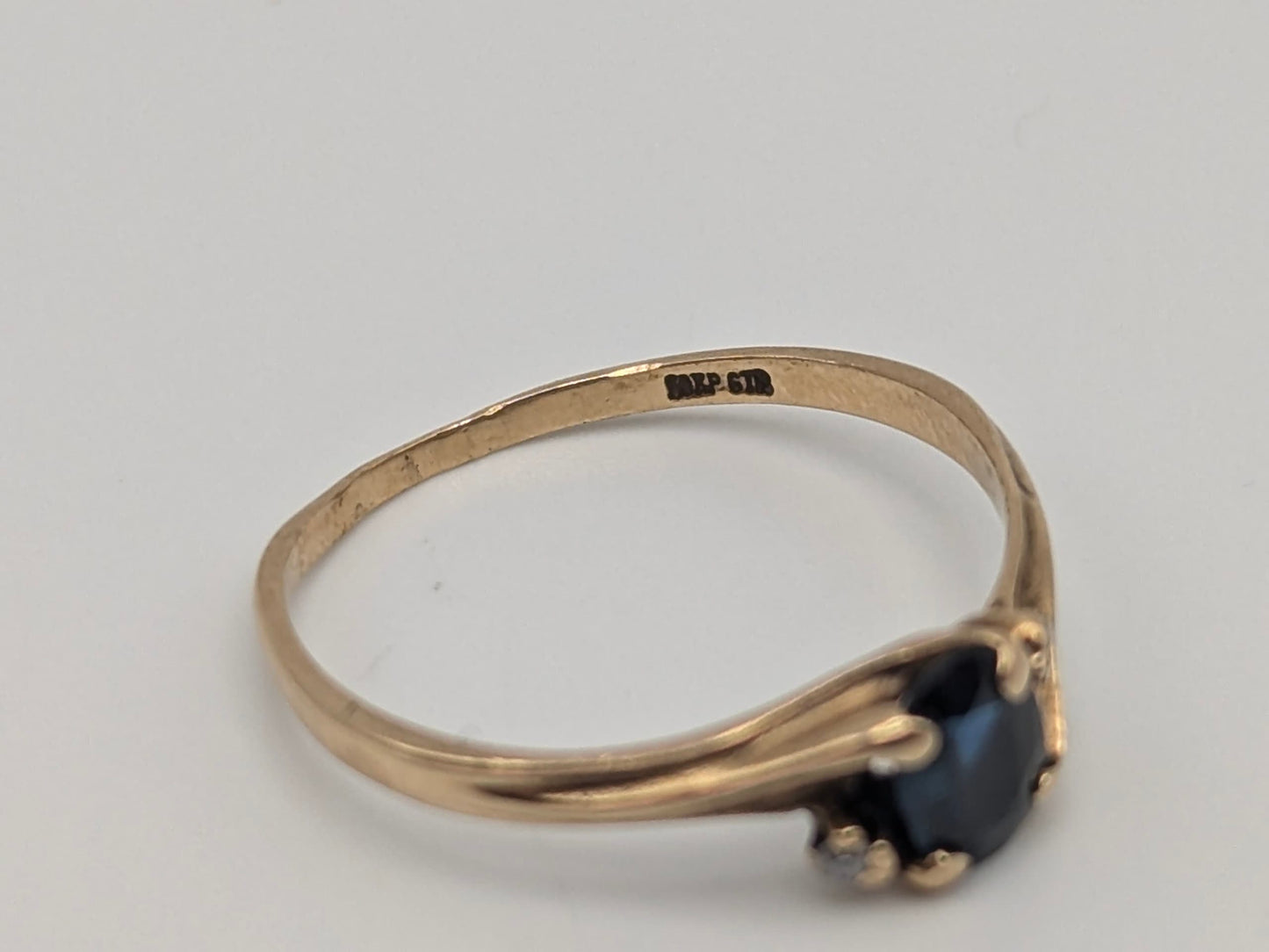 10k Yellow Gold Solitare Sapphire Diamond Band. 10k Sapphire Solitare Ring. Promise Ring.