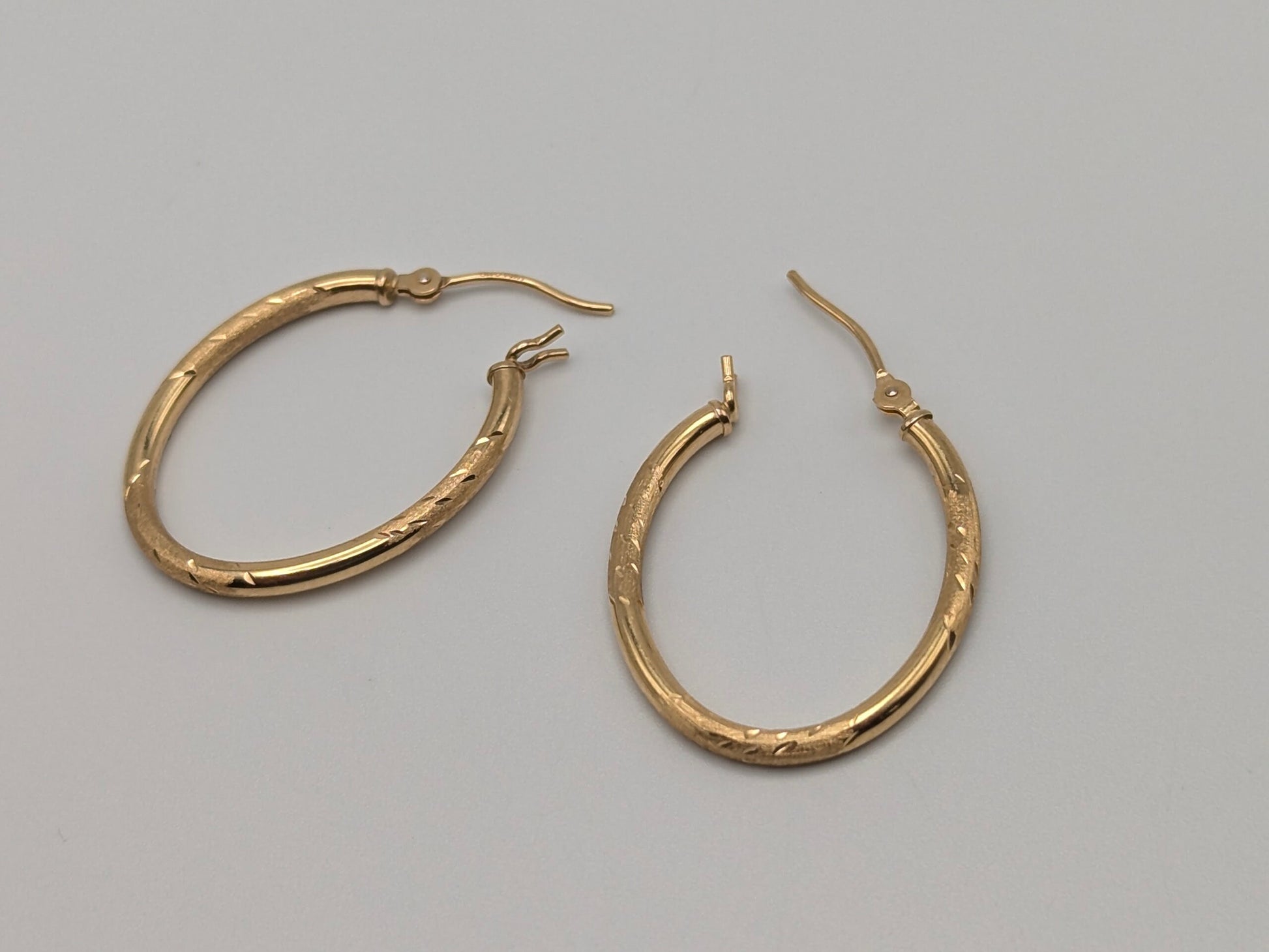 14k Yellow Gold Oval Hoop Dainty Earrings Classic Gold Medium Hoops