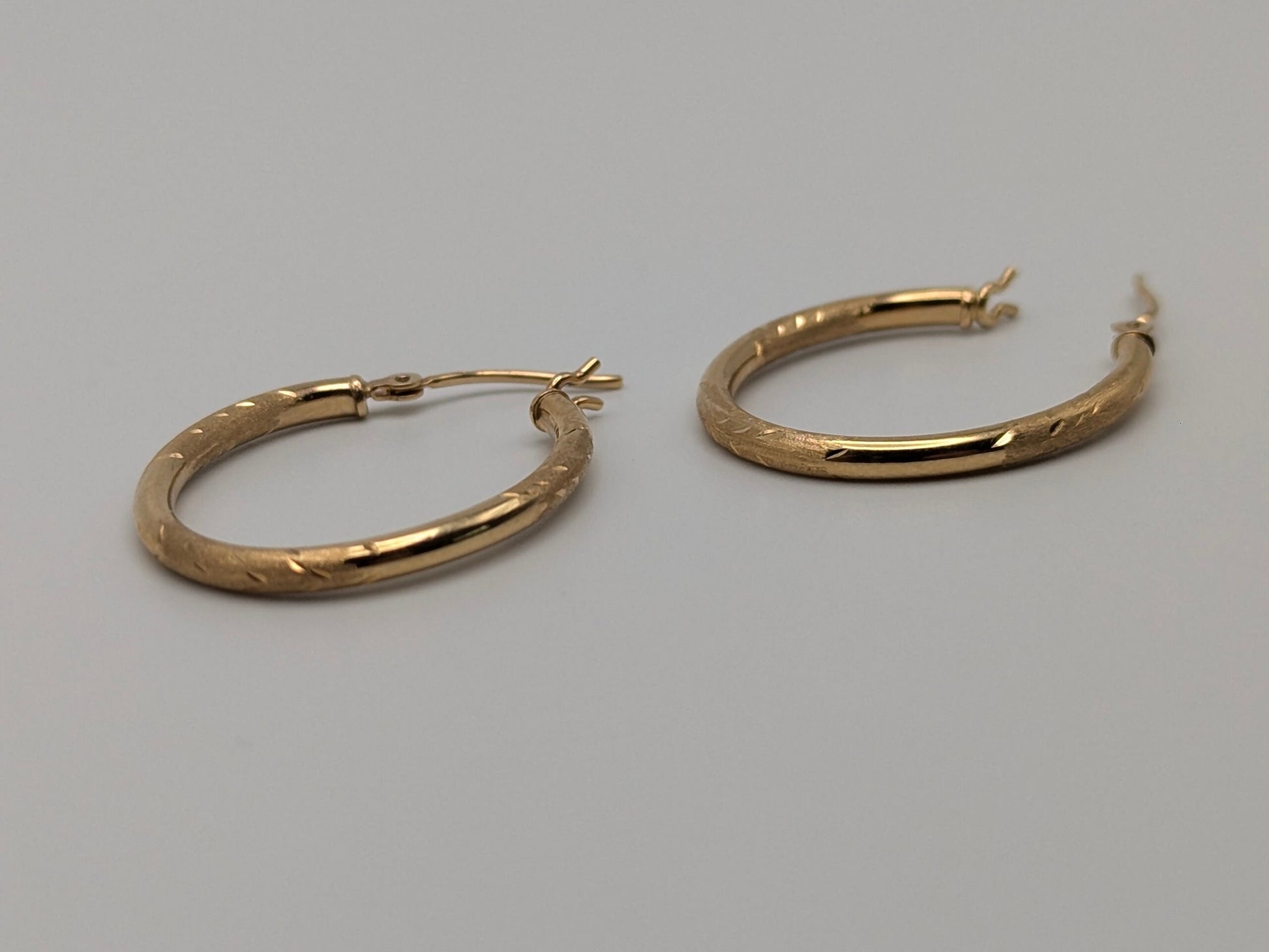 14k Yellow Gold Oval Hoop Dainty Earrings Classic Gold Medium Hoops