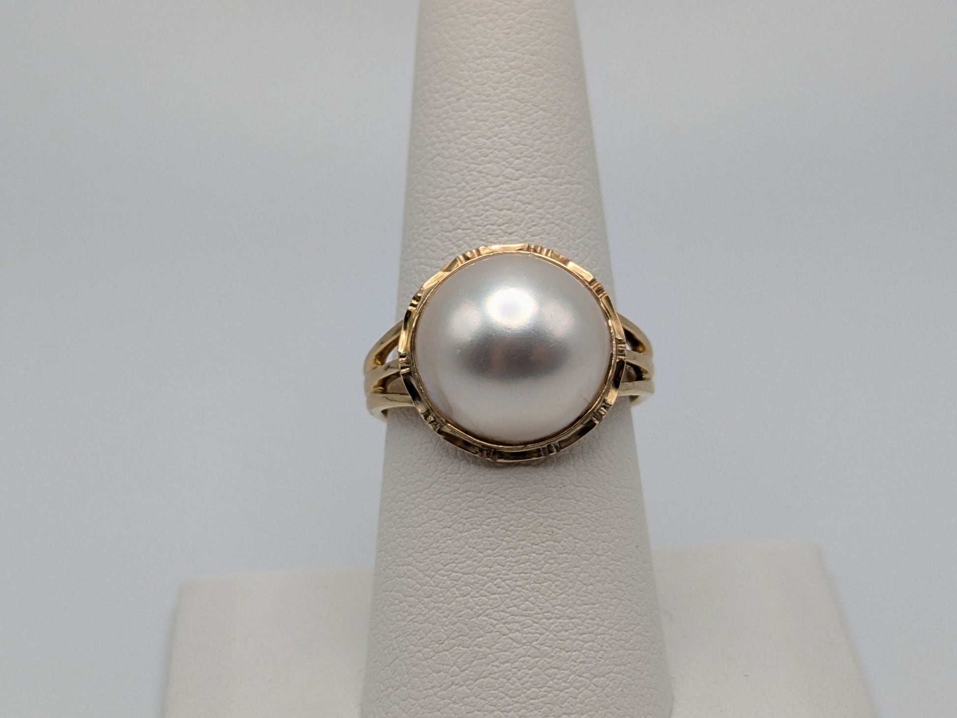 14k Mabe 14mm White Pearl Dome Ring. 14K Solitaire Pearl Triple Band. Cocktail Ring.