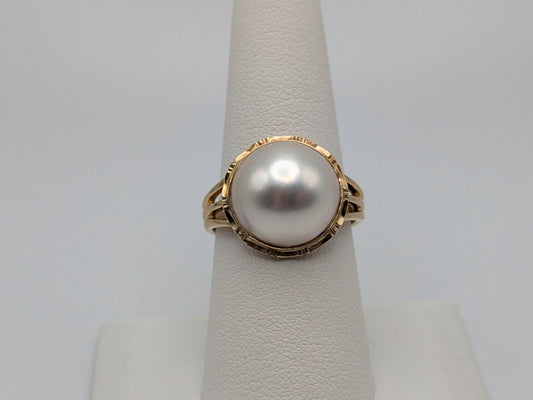 14k Mabe 14mm White Pearl Dome Ring. 14K Solitaire Pearl Triple Band. Cocktail Ring.