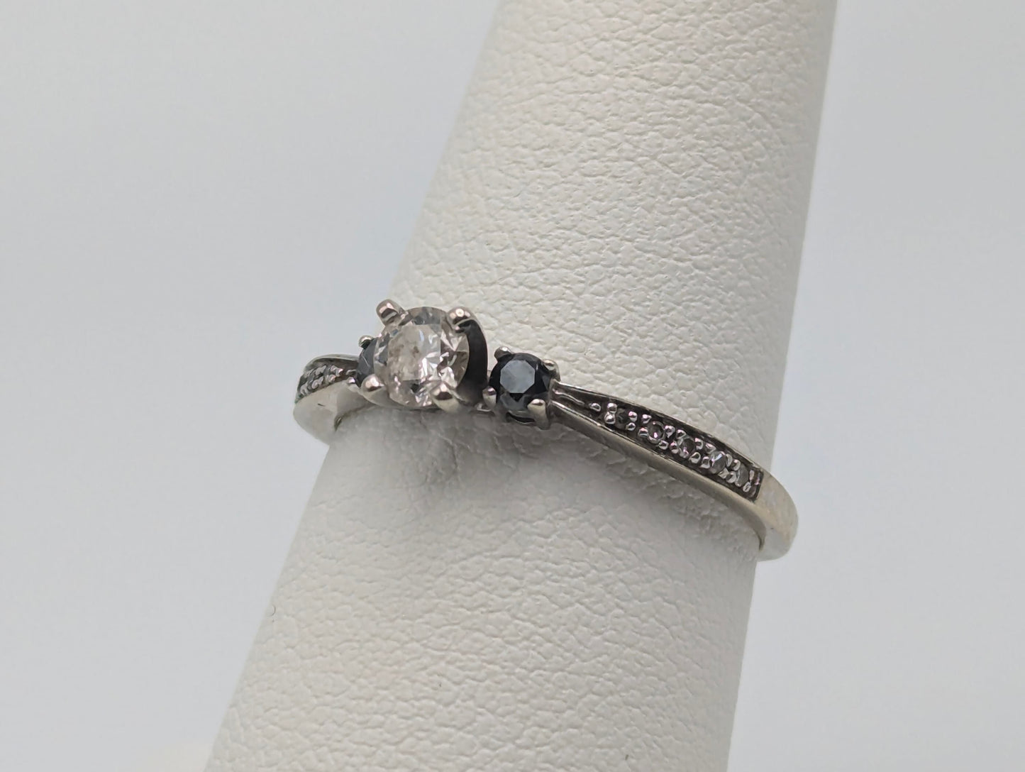 10k White Gold Black .25ct Diamond Triple Stone Engagement Ring Promise Band