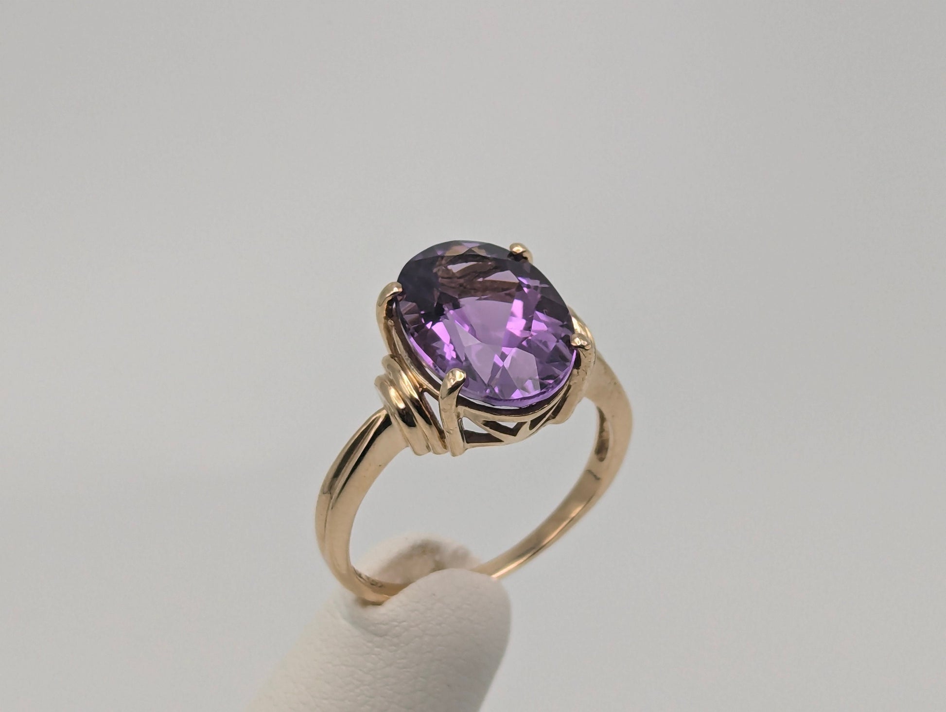 10k Yellow Gold Amethyst Diamond Ring. Vintage Promise Wedding Cocktail Band