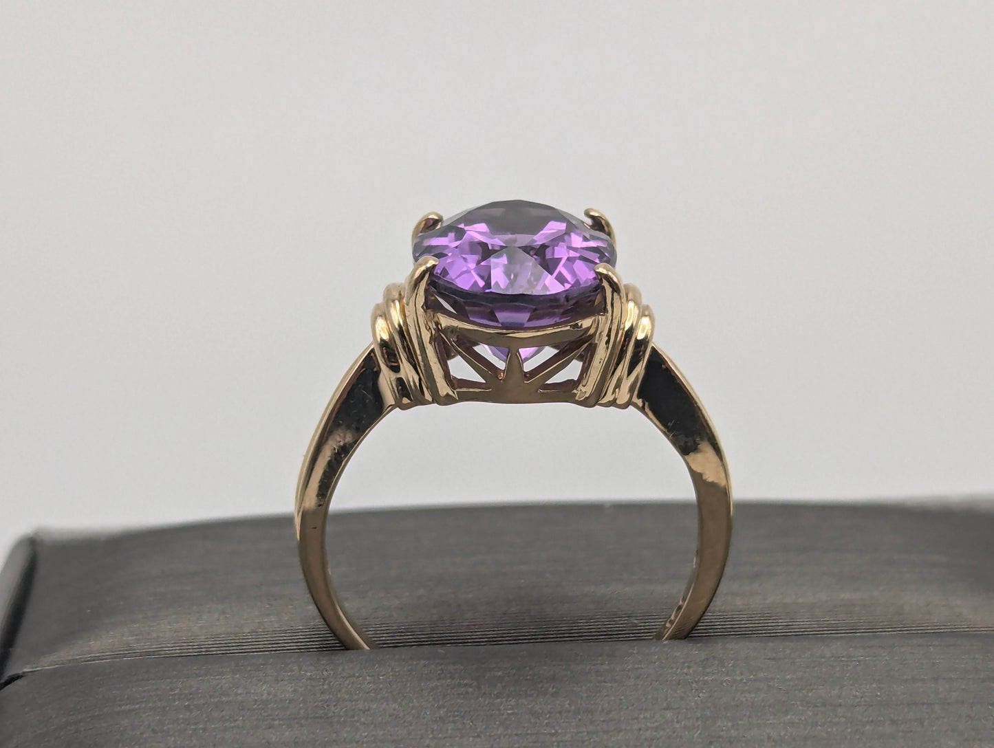 10k Yellow Gold Amethyst Diamond Ring. Vintage Promise Wedding Cocktail Band