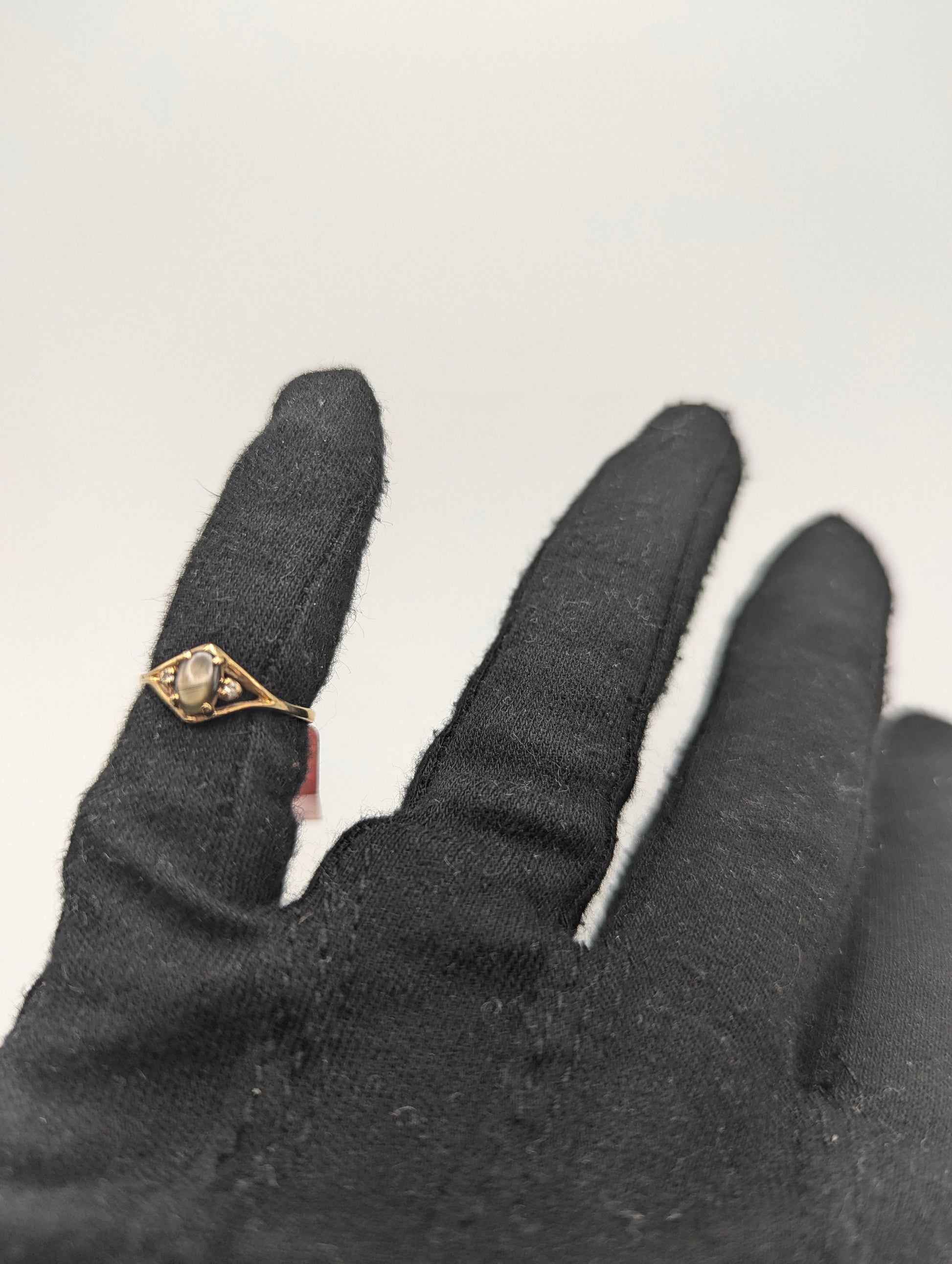 10k Yellow Gold Solitare Black Star Sapphire Diamond Band promise Ring