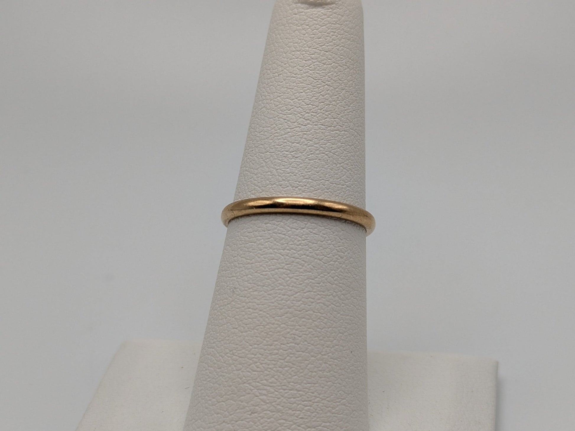 14k Yellow Gold 2mm Starfire Wedding Band Comfort Fit Wedding Ring. Anniversary Band.