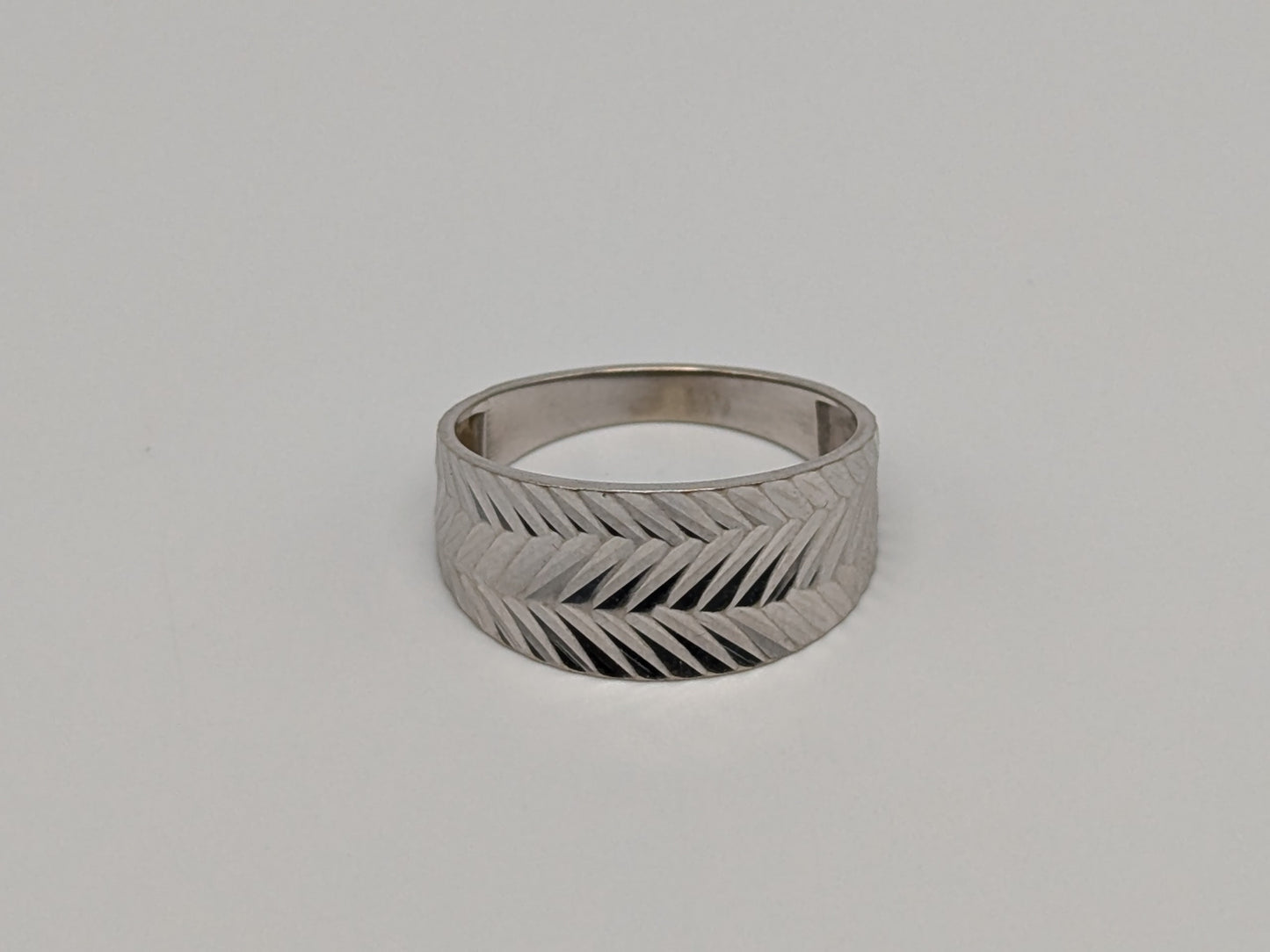White Gold 10k Diamond Cut ZigZag Flat Tapered Band 9mm Textured Wedding Cigar Ring