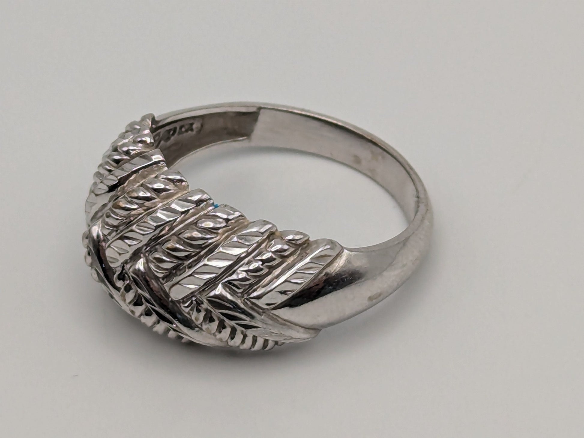 White Gold 10k Vintage Twisted Dome 12mm Design Wedding Ring Band.