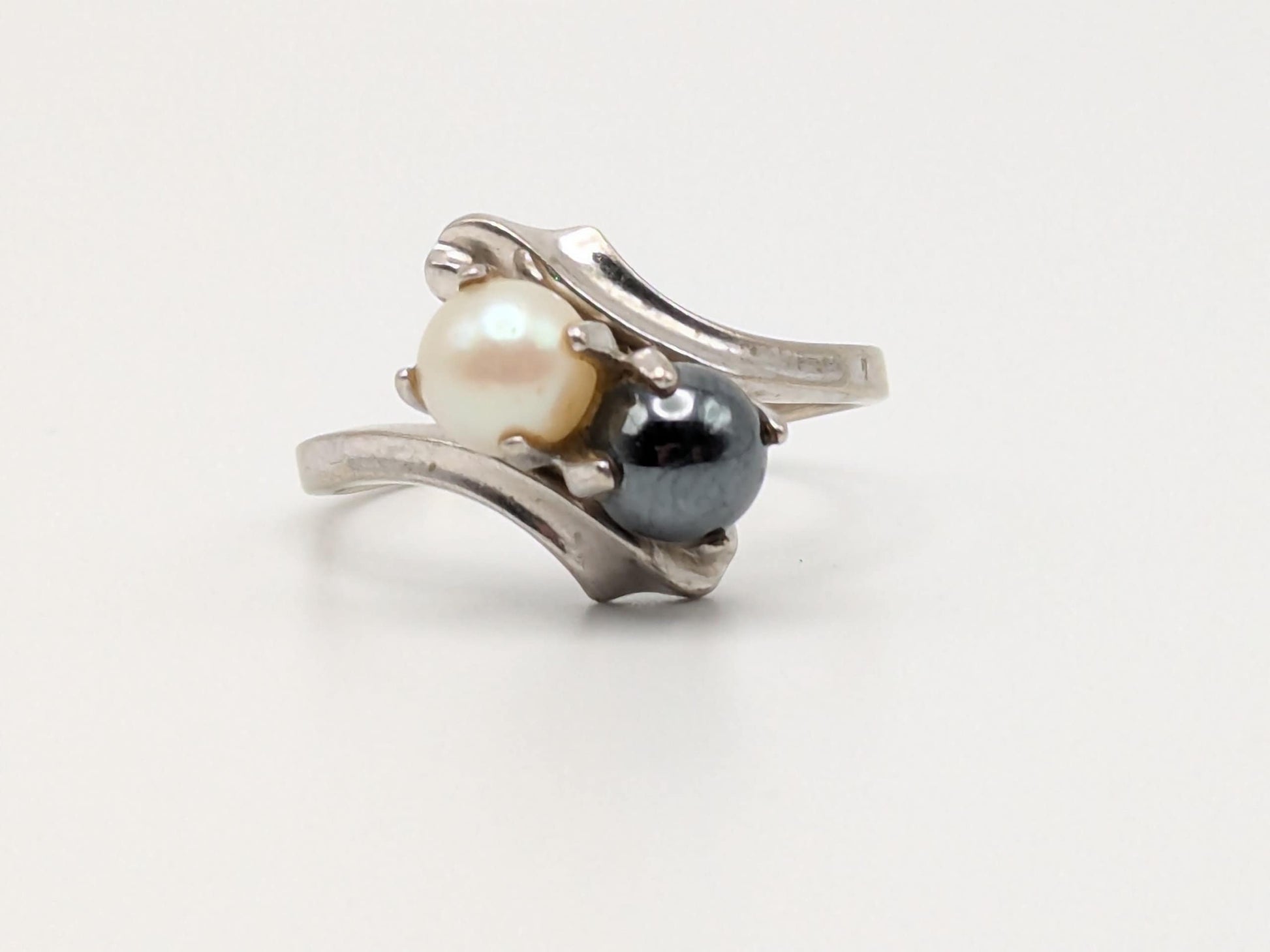 10k White Gold Antique Hematite Stone and Pearl Cluster Ring. Promise Ring.