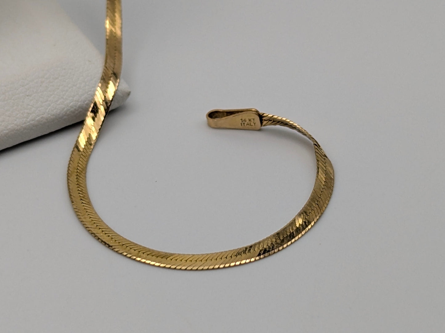 Yellow Gold 14k Italian Herring Bone Bracelet. 14k Herring Bone Chain Bracelet 9"