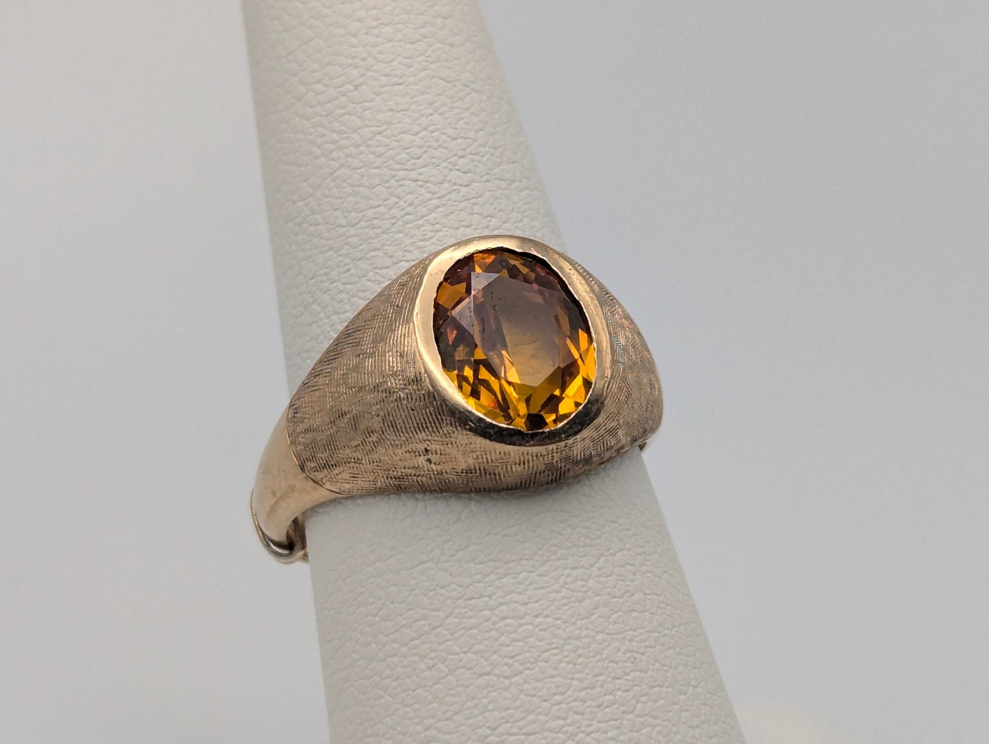 10k Yellow Gold Large Solitare Yellow Sapphire Cabochon Adjust Band Signet Ring