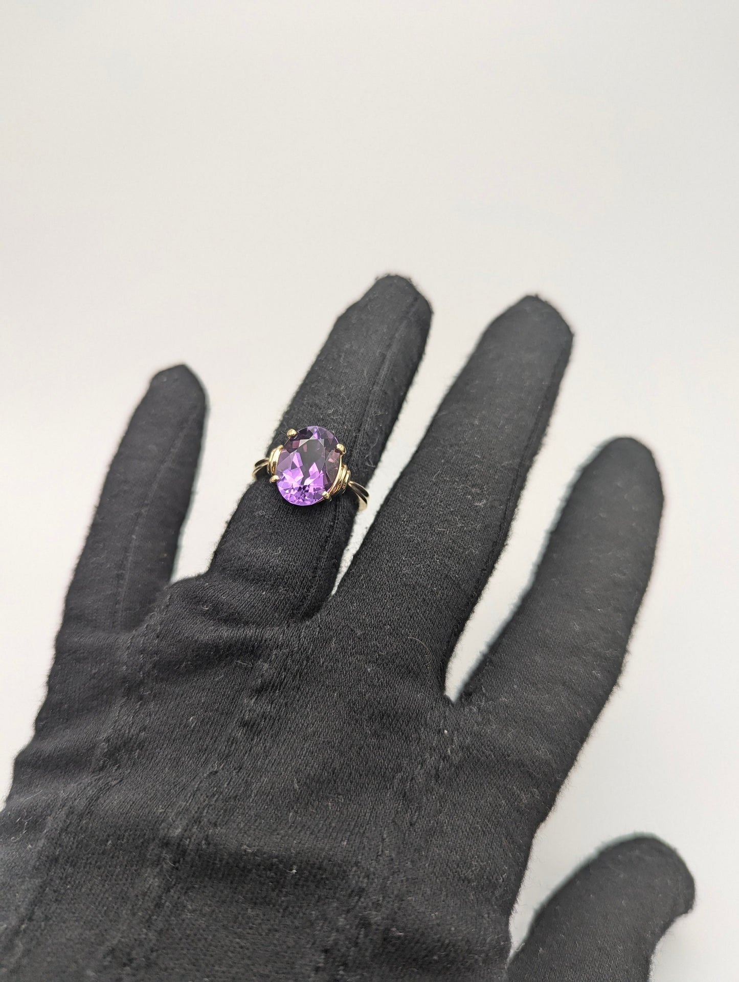 10k Yellow Gold Amethyst Diamond Ring. Vintage Promise Wedding Cocktail Band