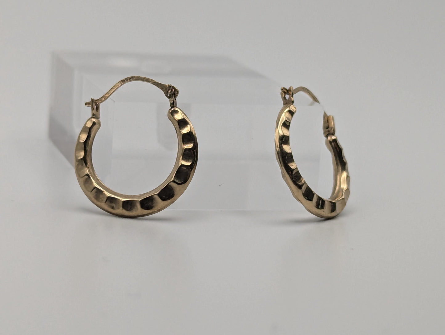 10k Yellow Gold Classic Small Hoop Hammered Round Earrings Dainty Gold Hoops Hinged