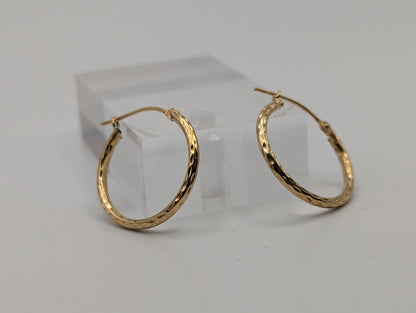 10k Vintage Yellow Gold Classic Etched Textured Hoop Earrings Dainty Gold Hoops Hinged