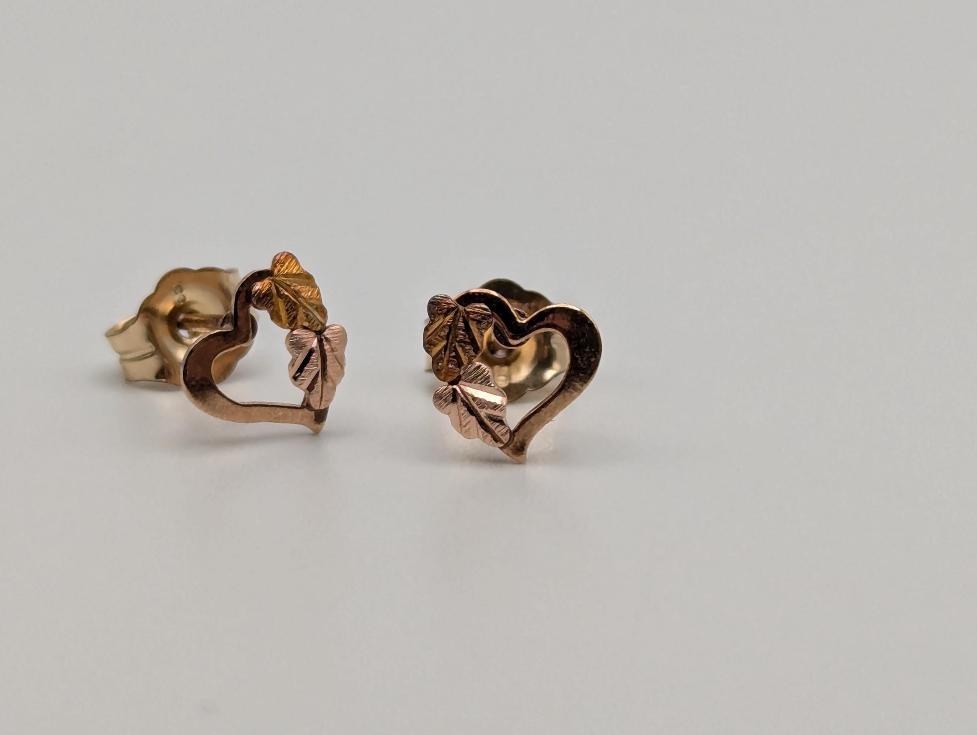 10k 12k Black Hills Gold Heart Earrings Tri Color Vintage Pierced Studs Gold Heart Earring