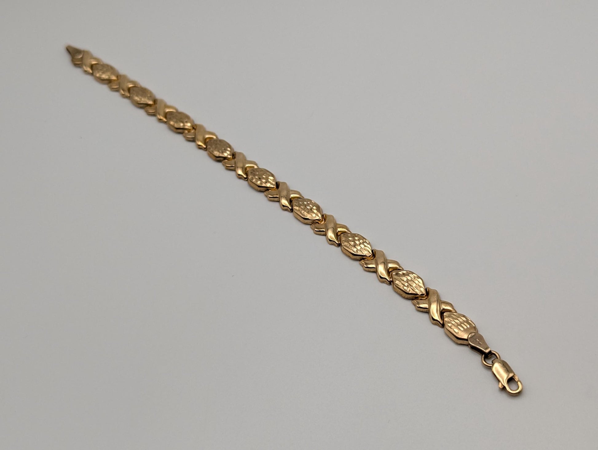 10k ITALY Solid Yellow Gold 6.2 gr XOXO Diamond Tennis Bracelet 7" Kisses