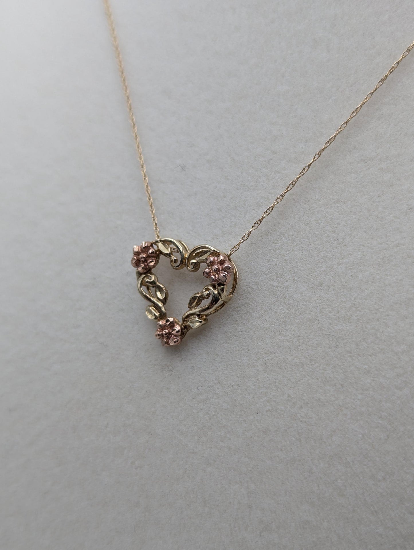 10k Yellow Gold Love Flower Heart Pendant Necklace Vintage Promise Pendant