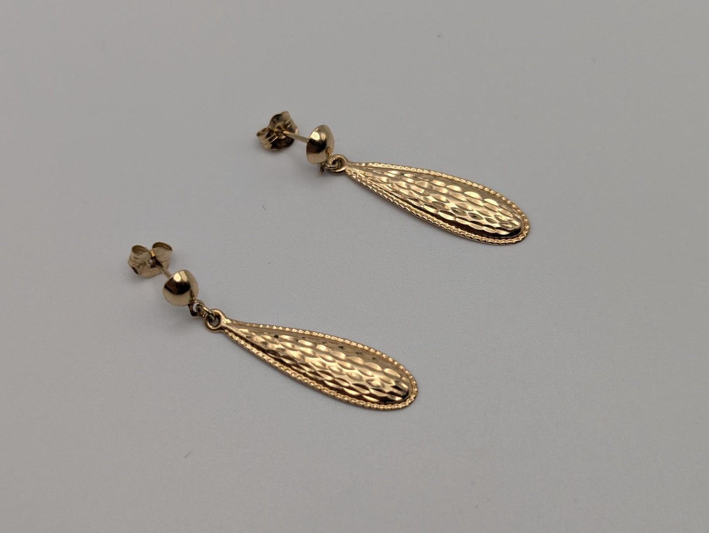 Vintage 14K Solid Yellow Gold Dangle Earrings Drop Earrings Tear-Drop Dangle Earrings.