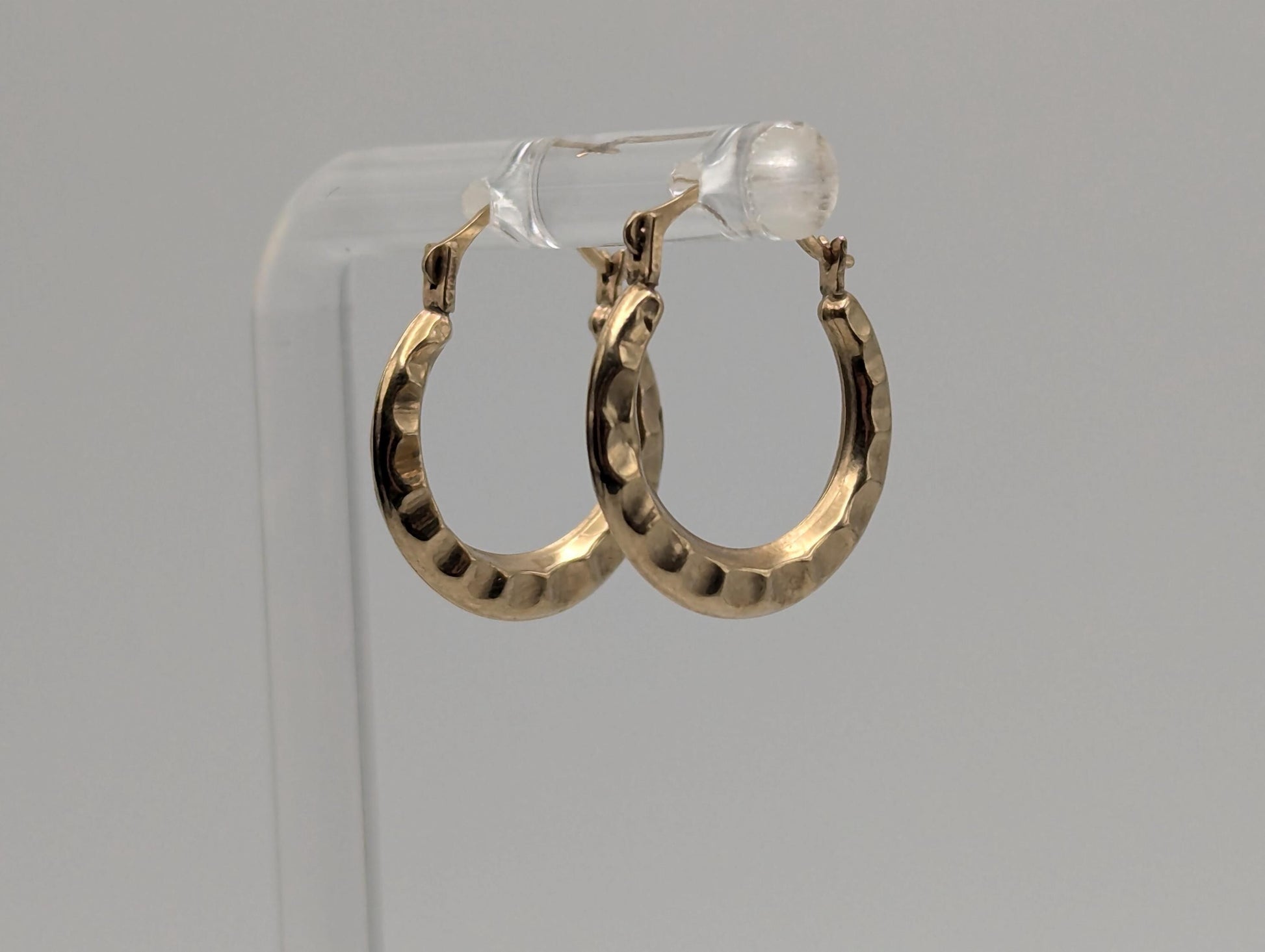 10k Yellow Gold Classic Small Hoop Hammered Round Earrings Dainty Gold Hoops Hinged